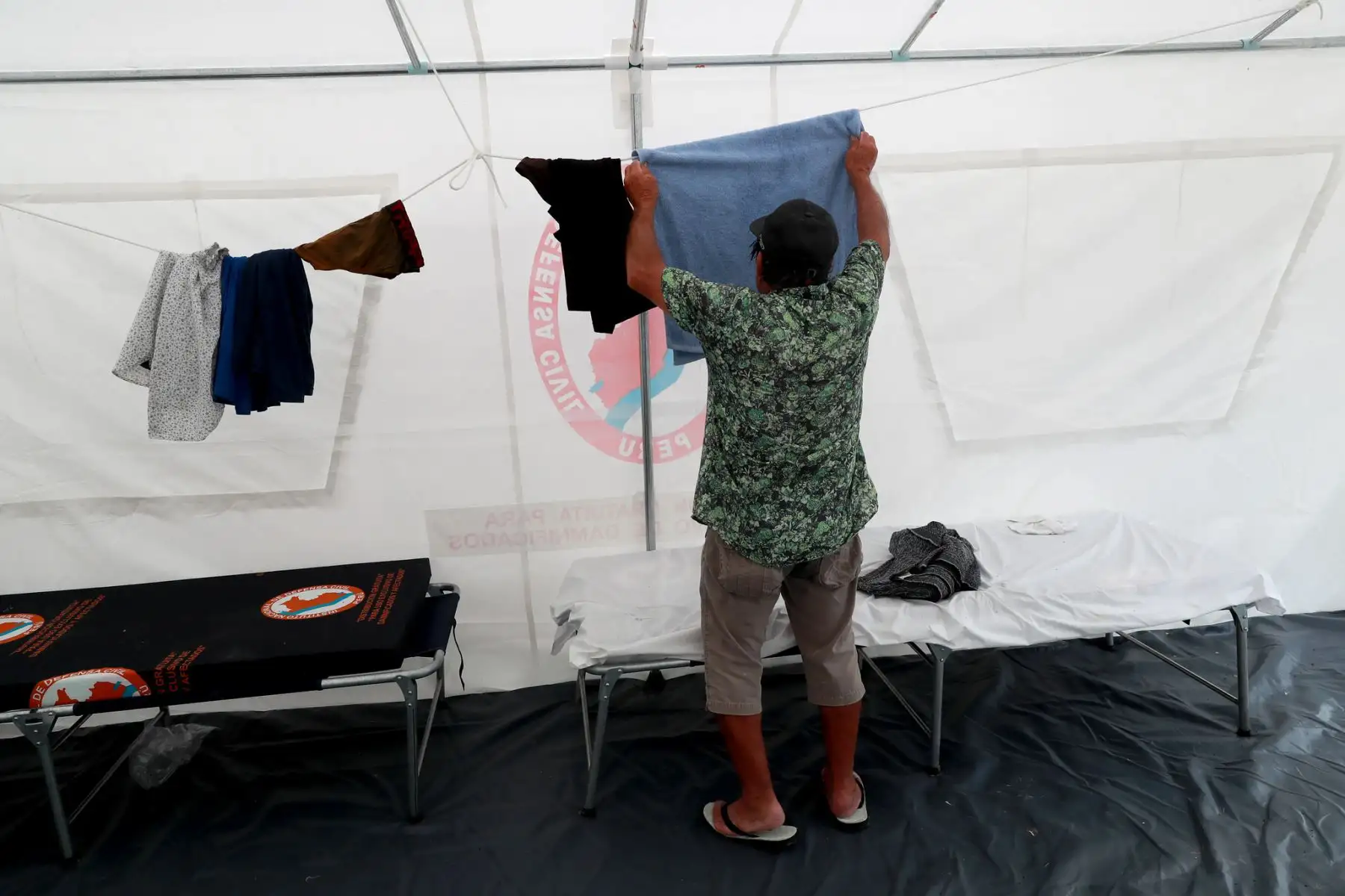 El estadio San Luis de Bagua Grande brinda refugio a más de 69 familias provenientes del Centro Poblado Santa Rosa de Pacpa. Ellos reciben alimentos, útiles de aseo, agua embotellada, frazadas y atención médica. Foto: Mindef