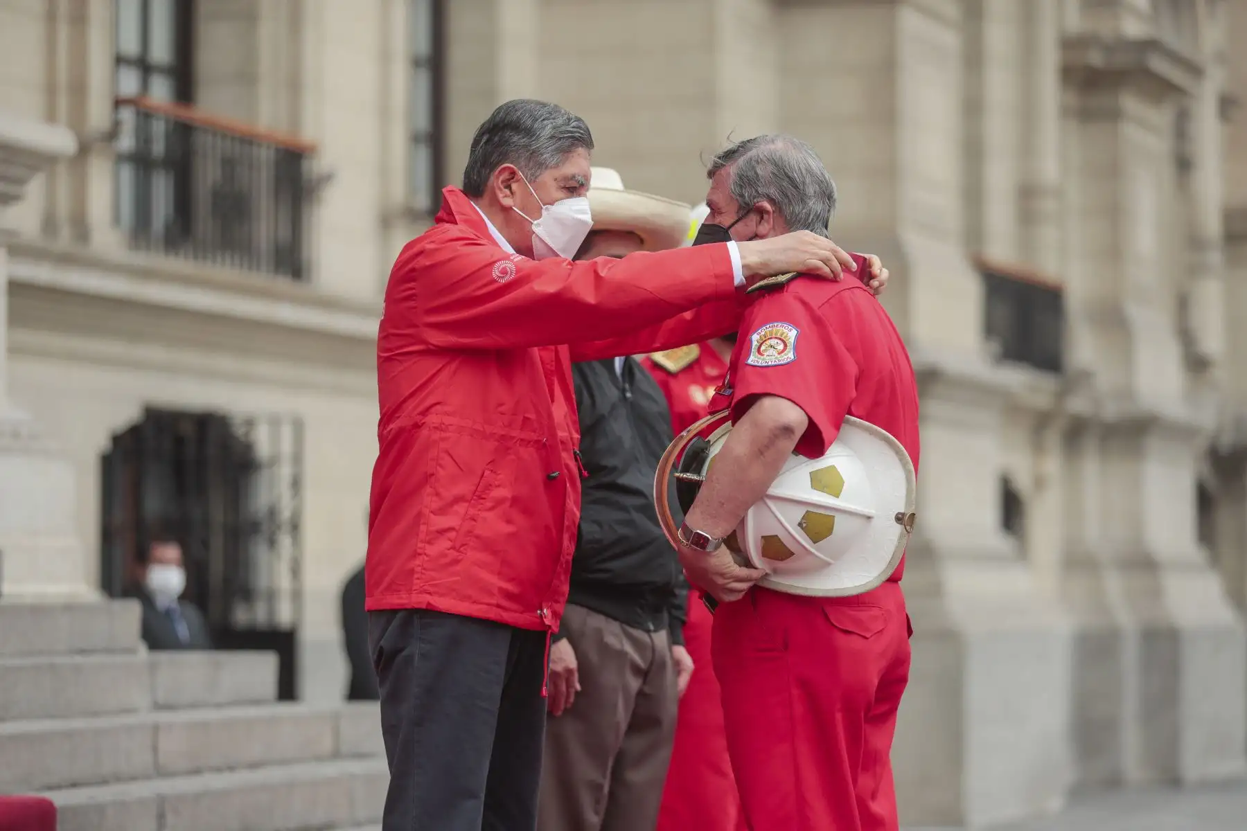 El presidente de la República, Pedro Castillo, entregó 38 unidades móviles para la atención de emergencias del Cuerpo General de Bomberos Voluntarios del Perú (CGBVP), en el marco del 161° aniversario de su creación. Foto: ANDINA/Prensa Presidencia