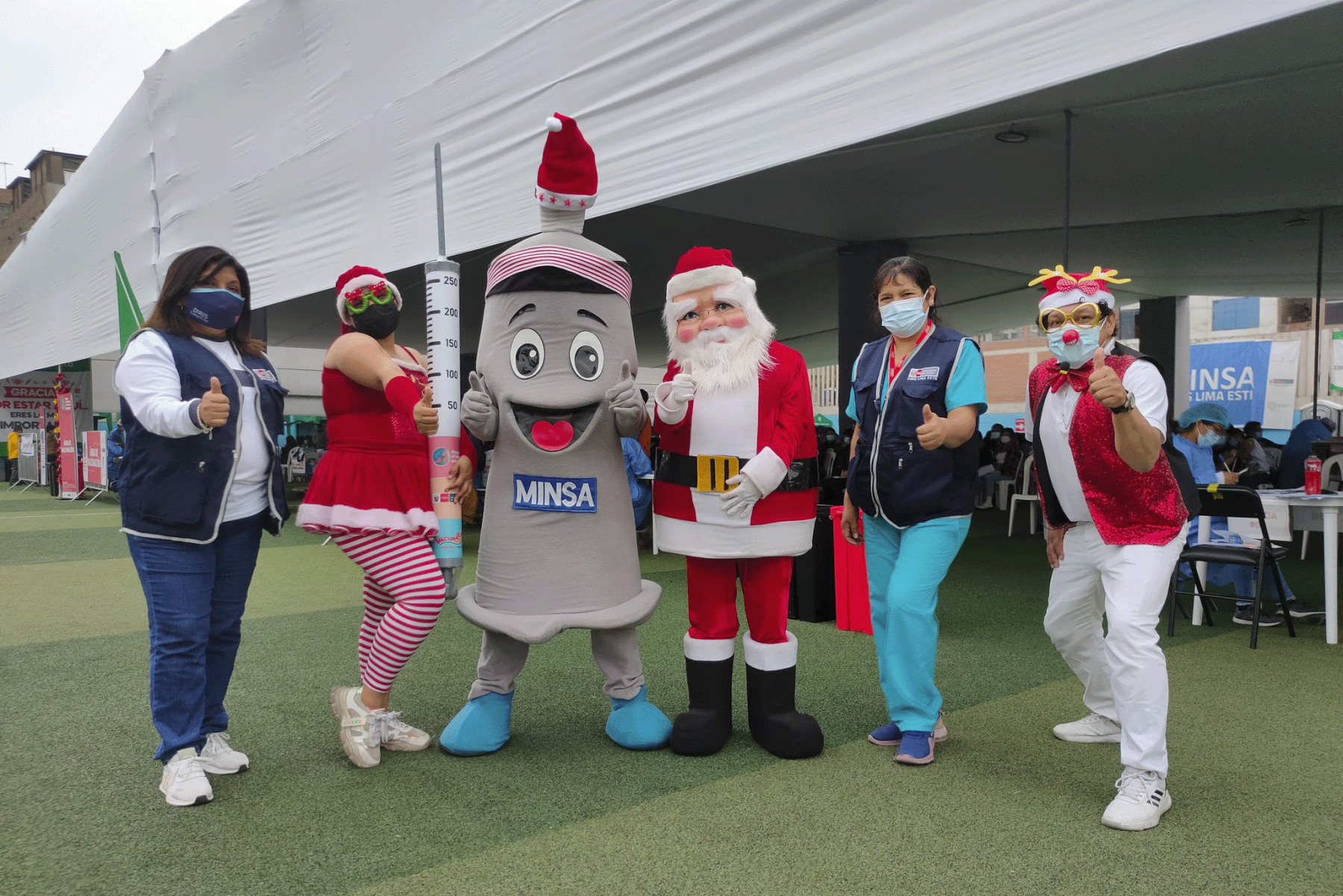 El espíritu navideño llegó al Estadio Chancas de Andahuaylas de Santa Anita con el Vacuna Fest Navideño. Foto: Minsa