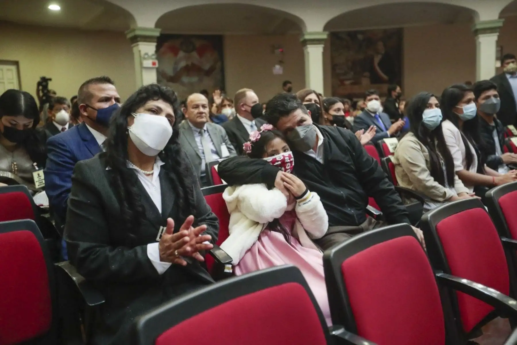 El presidente Pedro Castillo, junto a su familia, participa del Culto del Bicentenario que congrega a iglesias y misiones evangélicas del país. Foto: ANDINA/Prensa Presidencia