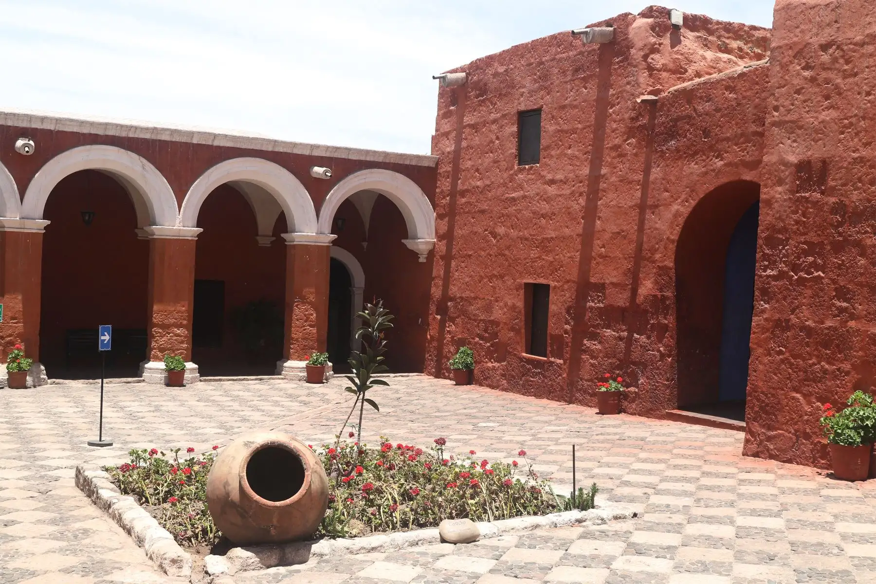 Convento de Santa Catalina, es un complejo turístico religioso ubicado en el centro histórico de Arequipa. Este espacio es un centro turístico importante que ayudará a la reactivación económica a través del turismo.
Foto: ANDINA/Eddy Ramos