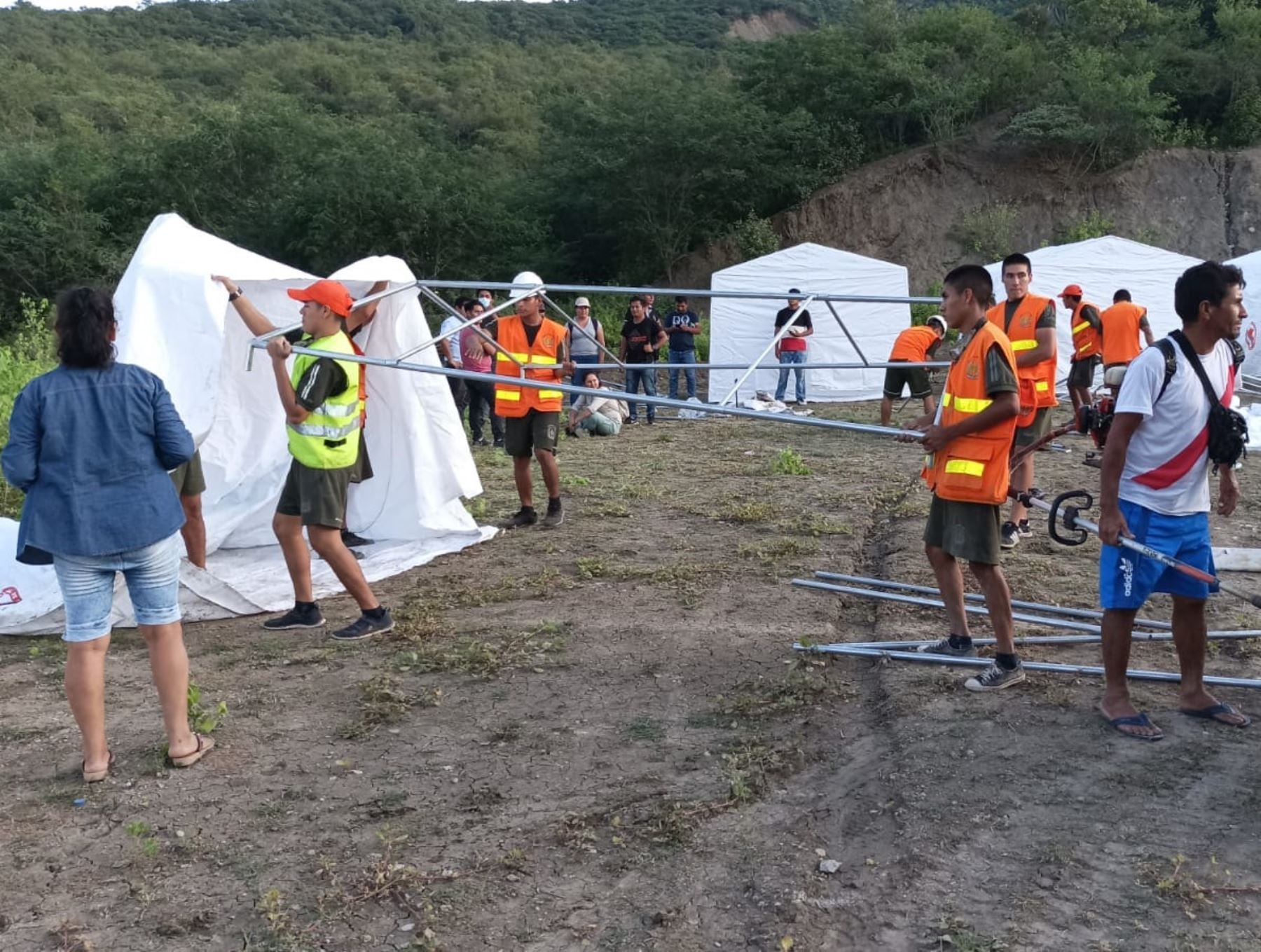 Fuerzas Armadas instalan dos albergues en el distrito Jamalca, región Amazonas, para atender a los damnificados por el desborde del río Utcubamba y el fuerte sismo de magnitud 7.5 del 28 de noviembre. ANDINA/Difusión