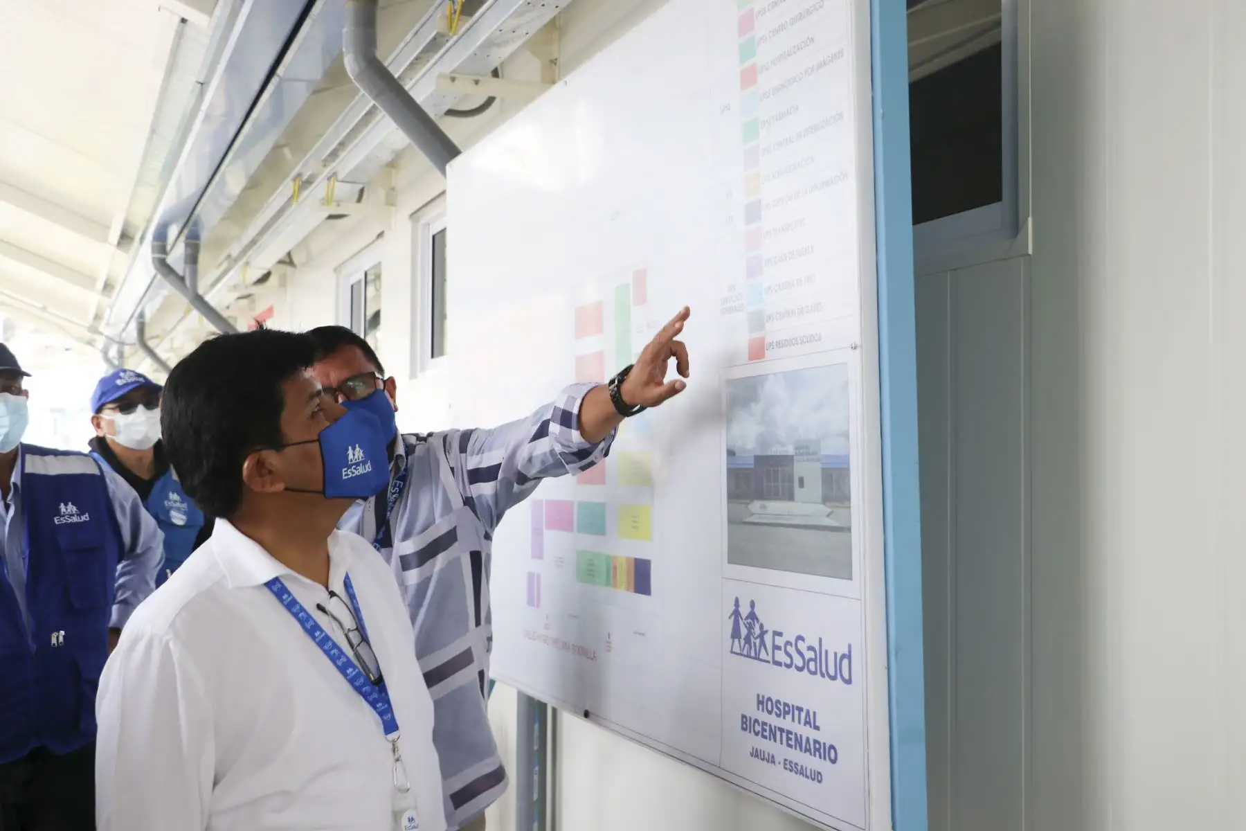 Presidente ejecutivo Mario Carhuapoma Yance, realizó una visita inopinada para verificar avances del Hospital Bicentenario de Jauja que contará con 56 camas de hospitalización y podrá beneficiar a 300 mil personas. Foto: ANDINA/Essalud