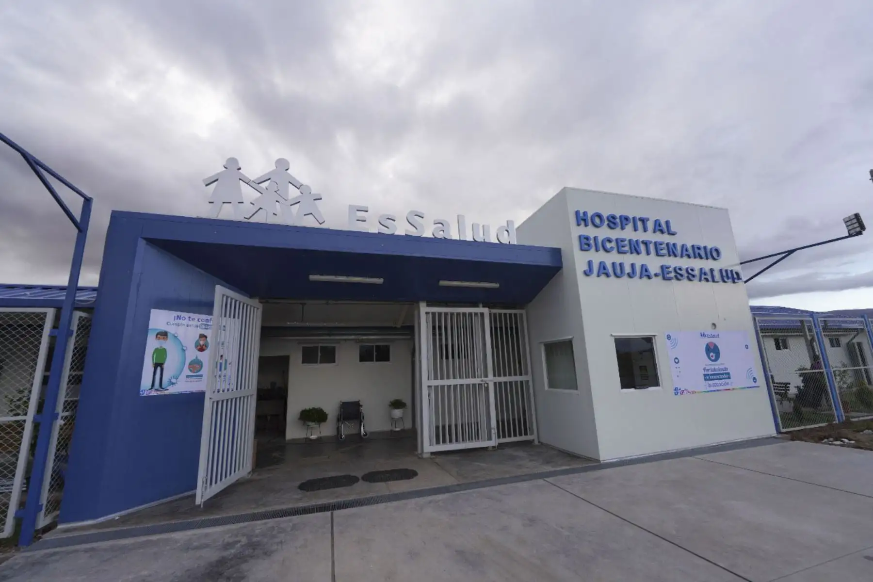 Presidente ejecutivo Mario Carhuapoma Yance, realizó una visita inopinada para verificar avances del Hospital Bicentenario de Jauja que contará con 56 camas de hospitalización y podrá beneficiar a 300 mil personas. Foto: ANDINA/Essalud