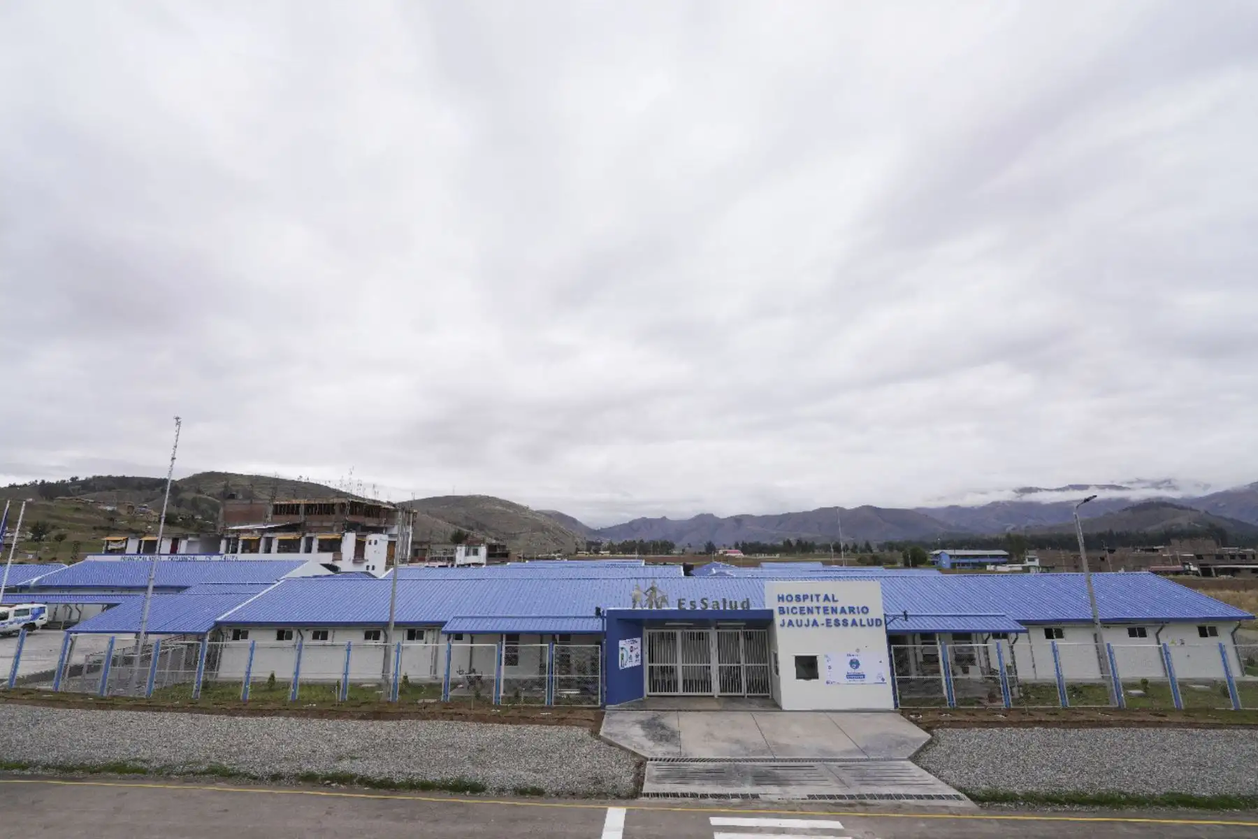 Presidente ejecutivo Mario Carhuapoma Yance, realizó una visita inopinada para verificar avances del Hospital Bicentenario de Jauja que contará con 56 camas de hospitalización y podrá beneficiar a 300 mil personas. Foto: ANDINA/Essalud