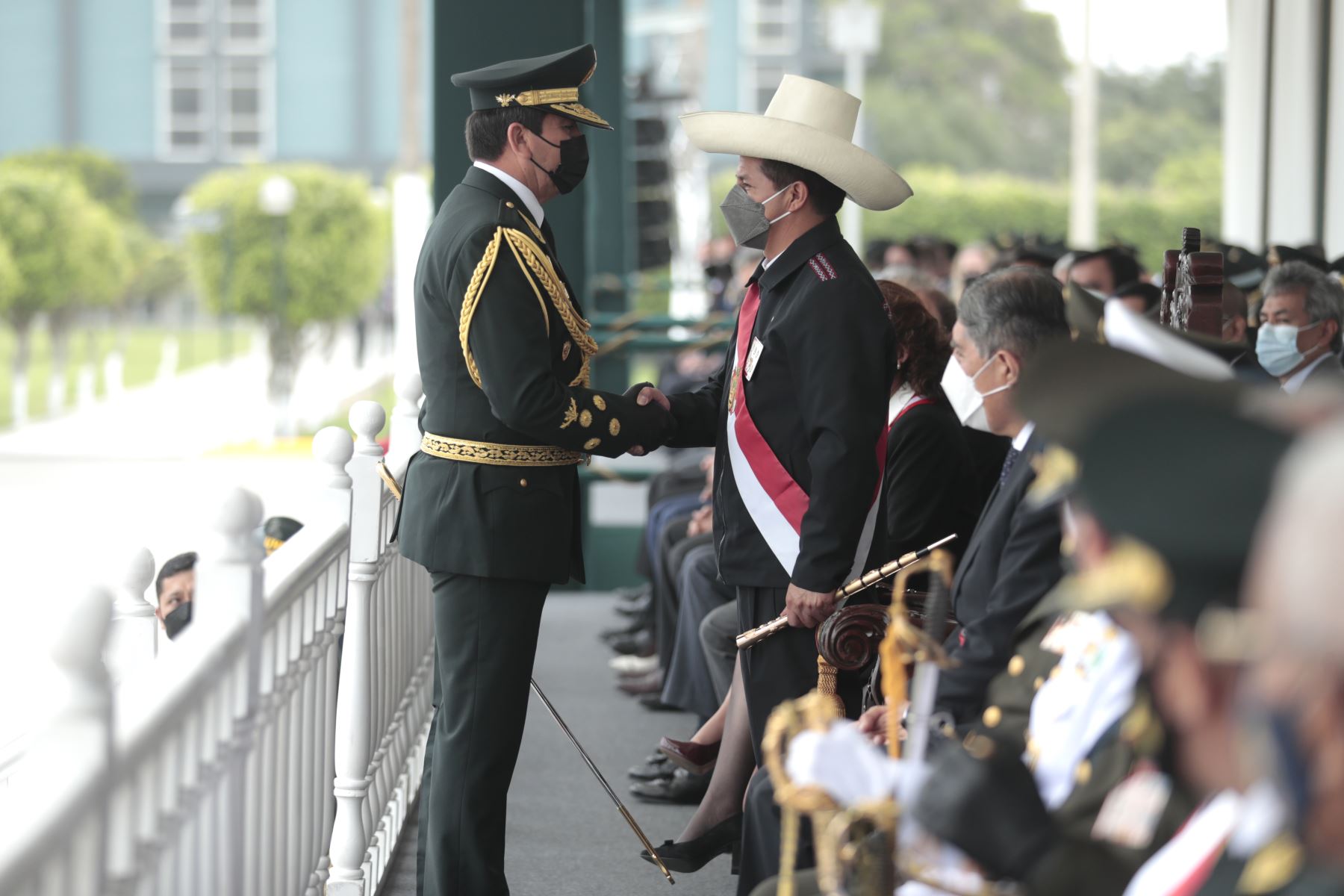 Jefe de Estado, Pedro Castillo, acompañado del ministro del interior y el comandante de la Policía Nacional del Perú participaron de la ceremonia por el Trigésimo Tercer Aniversario de la creación de la Policía Nacional del Perú. Foto: ANDINA/Vidal Tarqui
