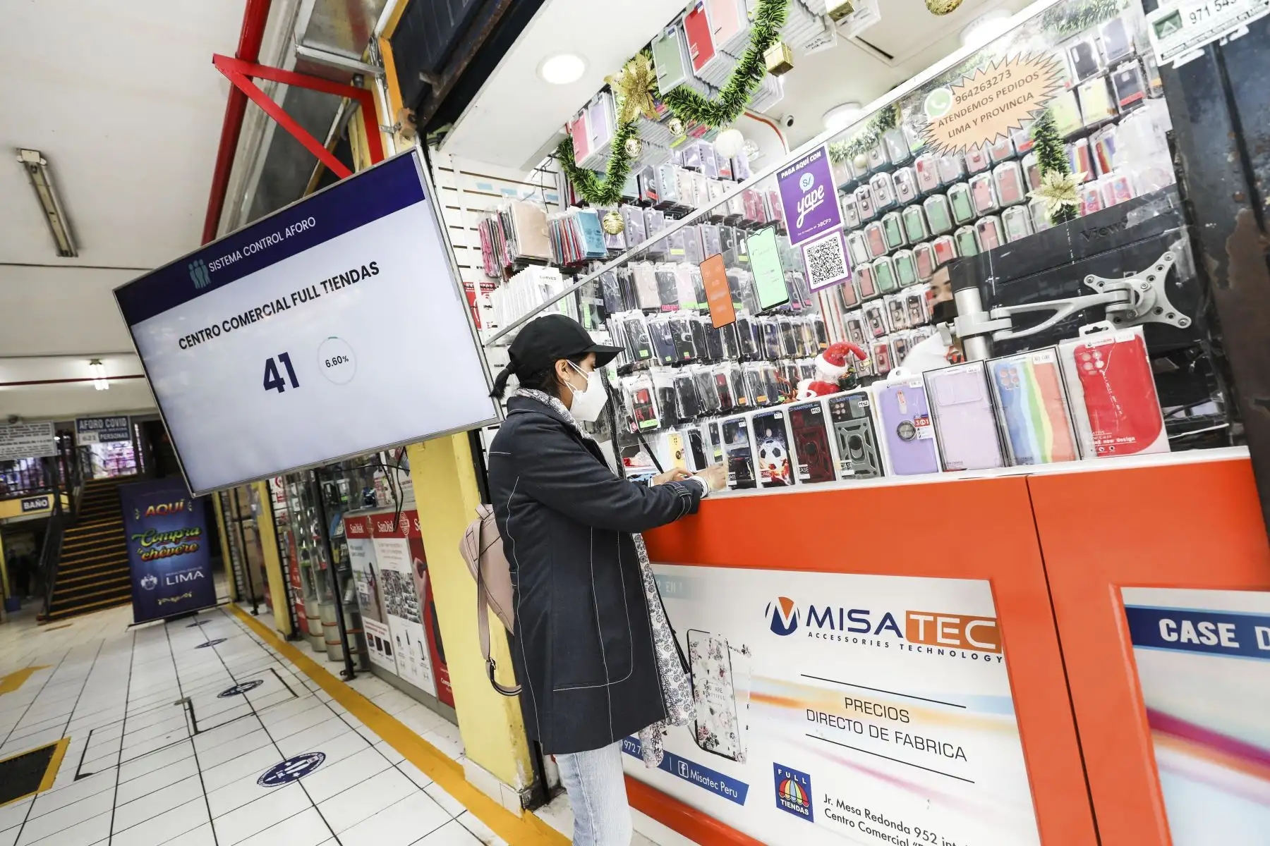 La Municipalidad de Lima presenta la app móvil Compra Chévere, que permitirá a las galerías de Mesa Redonda controlar el aforo de manera sencilla y en tiempo real, a fin de garantizar espacios seguros y libres de aglomeraciones. Foto: ANDINA/Municipalidad de Lima