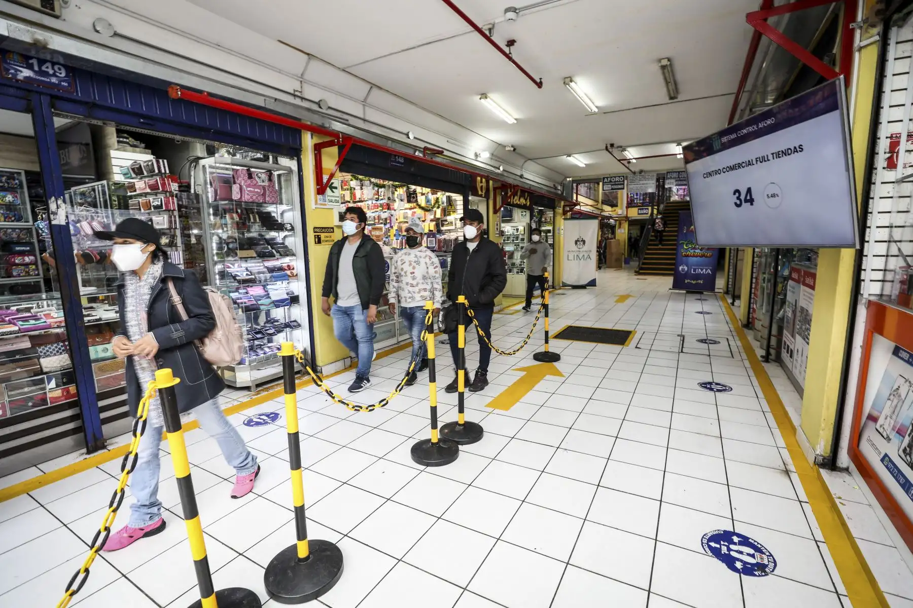 La Municipalidad de Lima presenta la app móvil Compra Chévere, que permitirá a las galerías de Mesa Redonda controlar el aforo de manera sencilla y en tiempo real, a fin de garantizar espacios seguros y libres de aglomeraciones. Foto: ANDINA/Municipalidad de Lima
