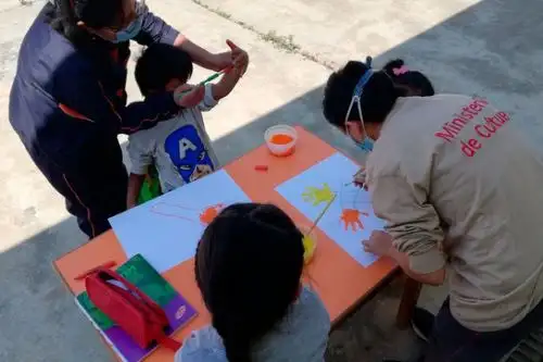 En el centro poblado de Pucuchinche se hicieron los talleres al aire libre por limitaciones para la conexión en red y la proximidad a Kotosh. Foto: ANDINA/Mincul