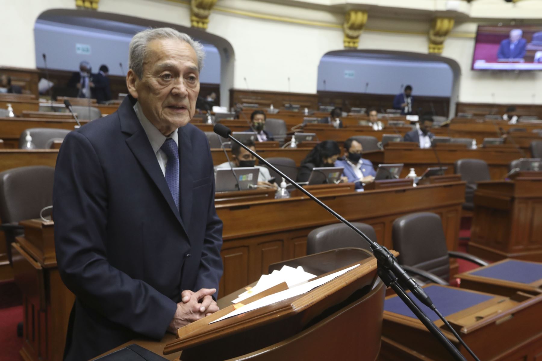 Pleno del Congreso censura al ministro de Educación, Carlos Gallardo