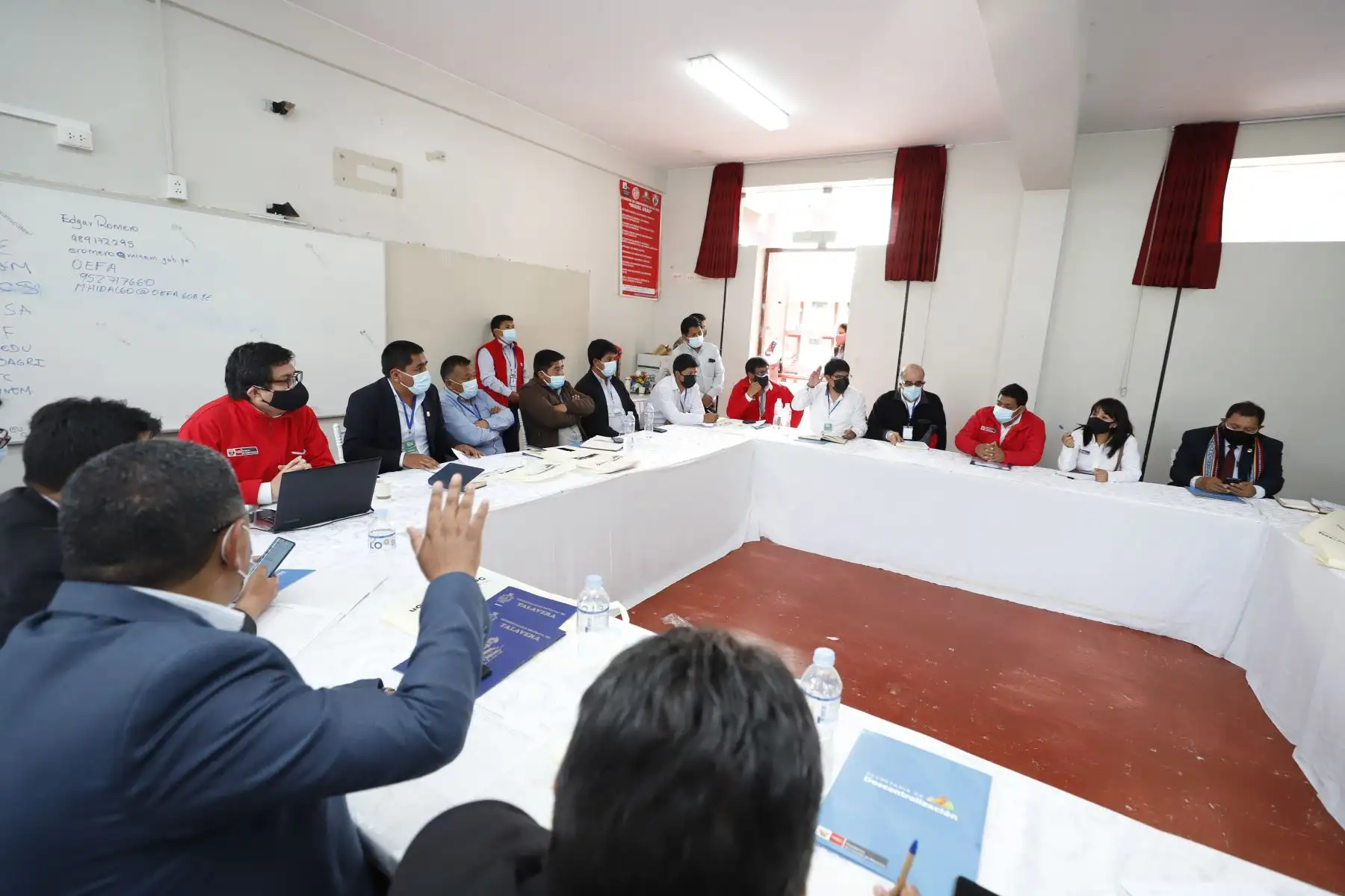 Presidenta del Consejo de Ministros lideró mesas técnicas de trabajo durante el Muni Ejecutivo en la región de Apurímac. Con su participación se logró instalar 7 mesas técnicas de coordinación con 84 alcaldes provinciales y distritales de Apurímac, con el fin de avanzar en la solución de los principales problemas de sus localidades. Foto: ANDINA/PCM