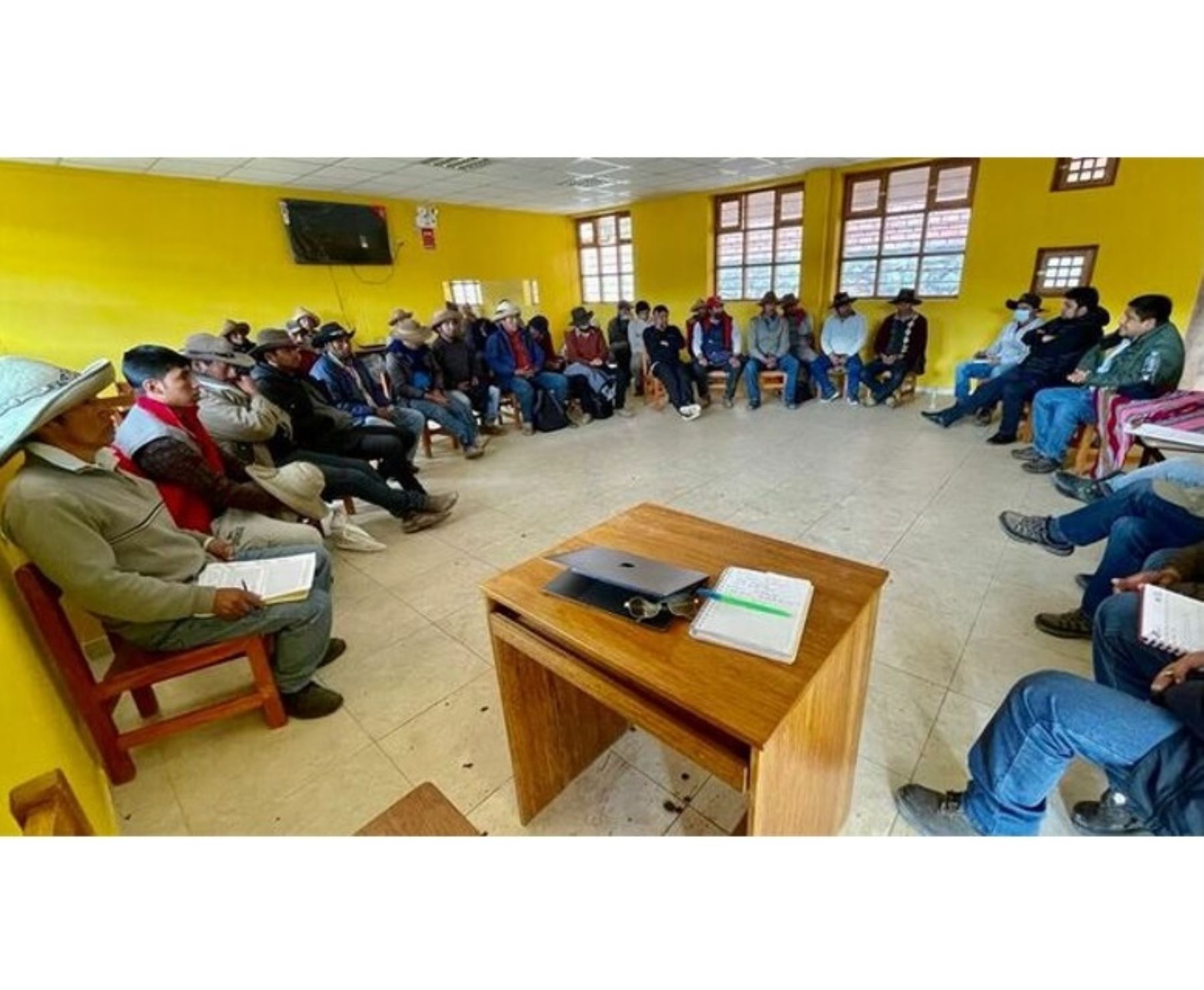 El Ministerio de Energía y Minas promueve acuerdos entre las comunidades de Chumbivilcas, en Cusco, y representantes de la empresa minera MMG que opera Las Bambas. ANDINA/Difusión