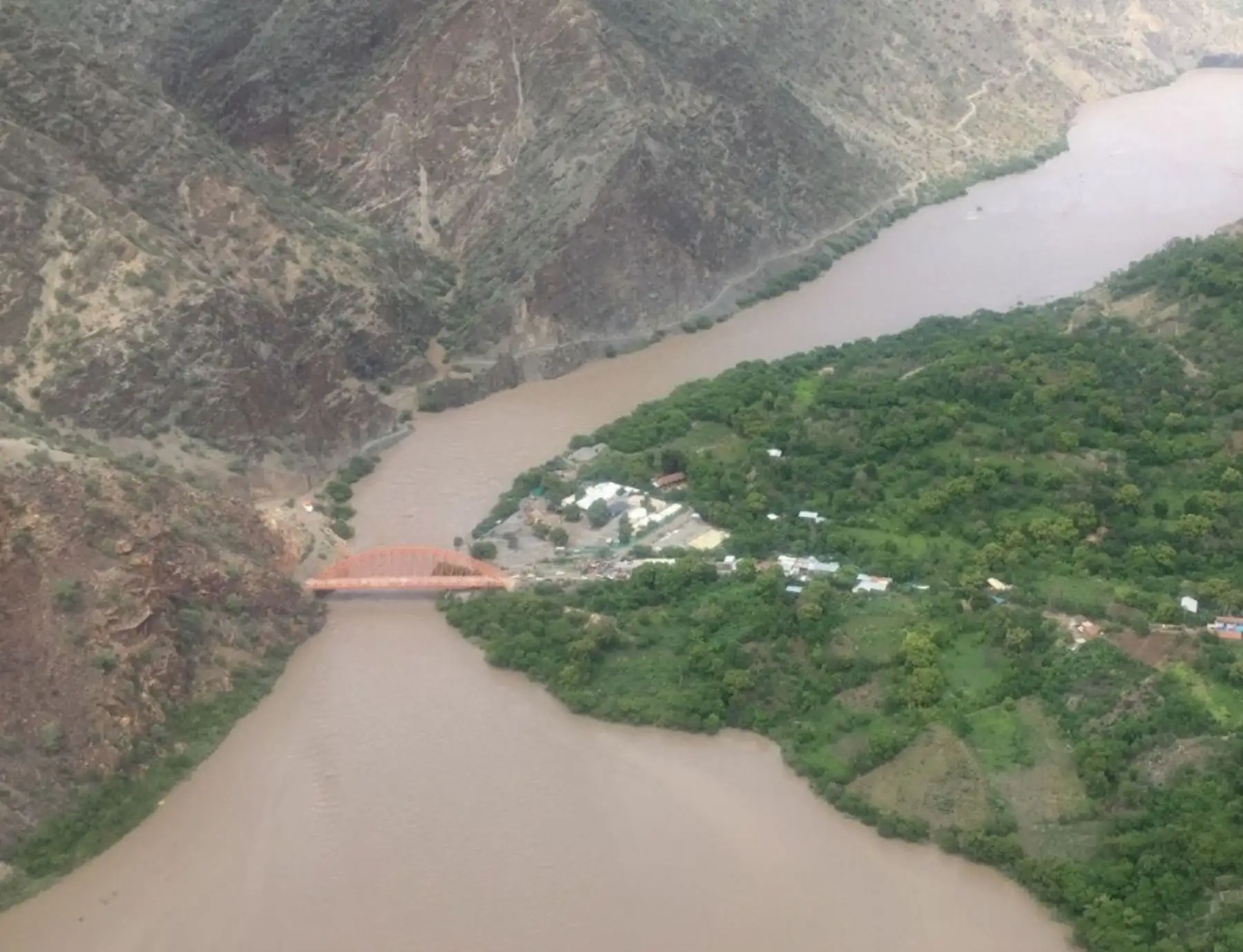 El caudal del río Marañón aumentó a causa de las lluvias intensas y dejó aislados a Tayabamba y otros poblados de la provincia liberteña de Pataz, alertó el COER de La Libertad. ​ANDINA/Difusió