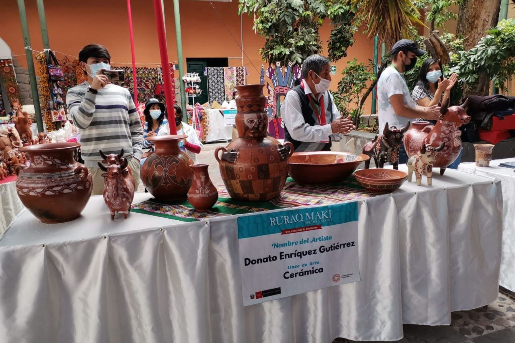 Feria Ruraq maki se desarrolla en formato presencial en Huamanga, capital de la región Ayacucho. ANDINA/Difusión