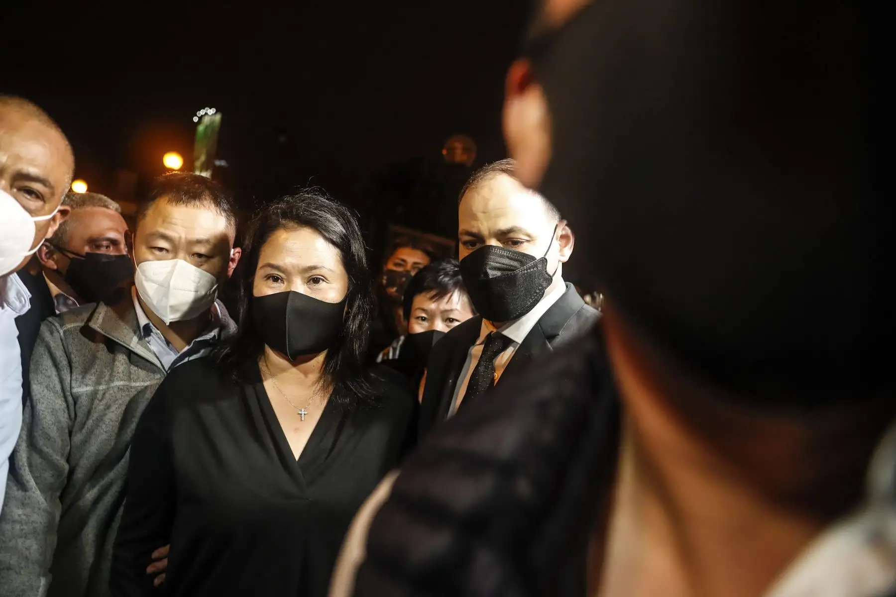 Keiko Fujimori y familia brindan unas palabras a la prensa durante velorio de Susana Higuchi en la Parroquia  Santa María Madre de la Iglesia, en Jesús María. Foto: ANDINA/Renato Pajuelo