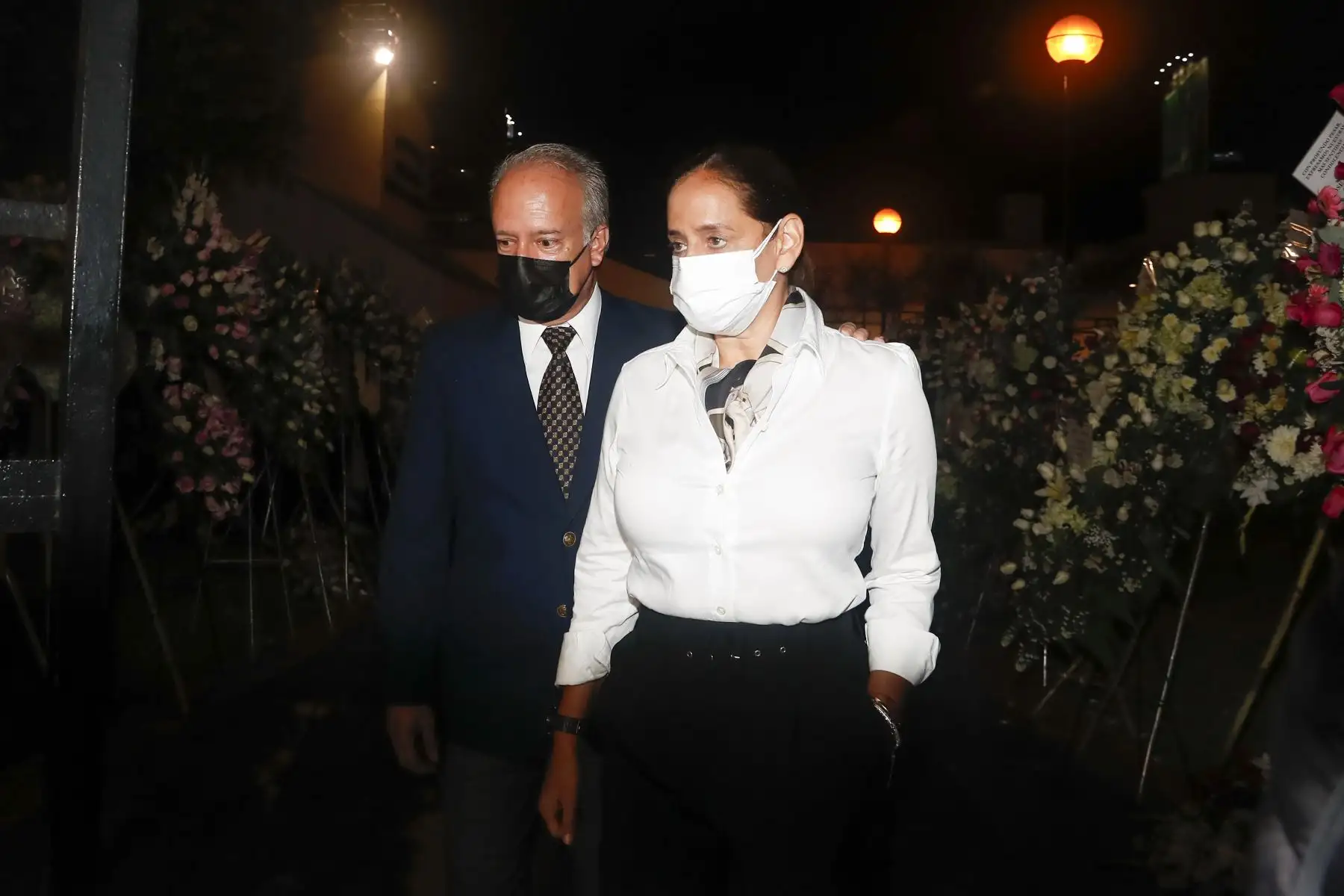 Personajes de la política y amigos acuden al velorio de la ex primera dama y ex congresista, Susana Higuchi. Foto: ANDINA/Renato Pajuelo