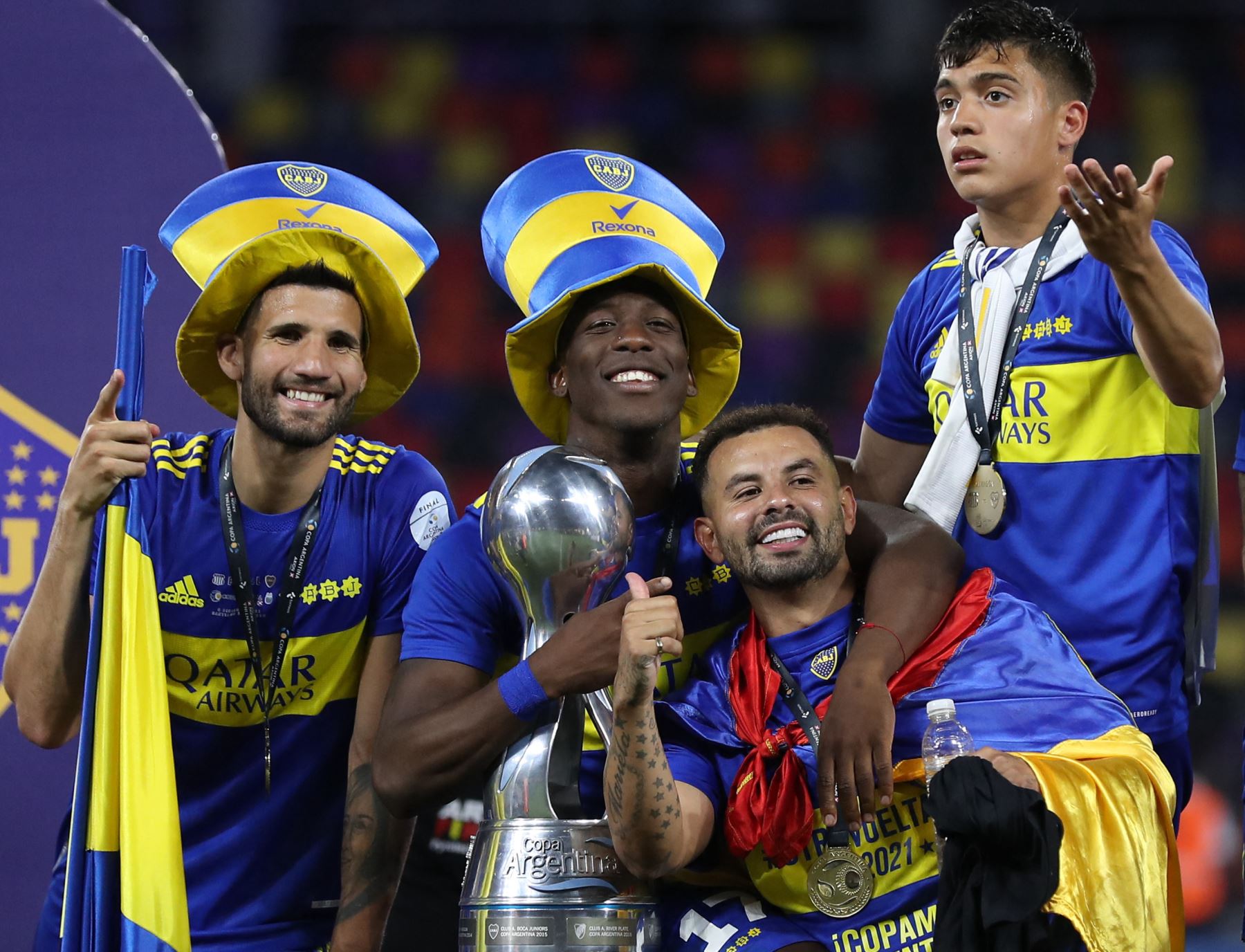 Luis Advíncula obtuvo su primer título con Boca Junior al apoderarse de la Copa Argentina