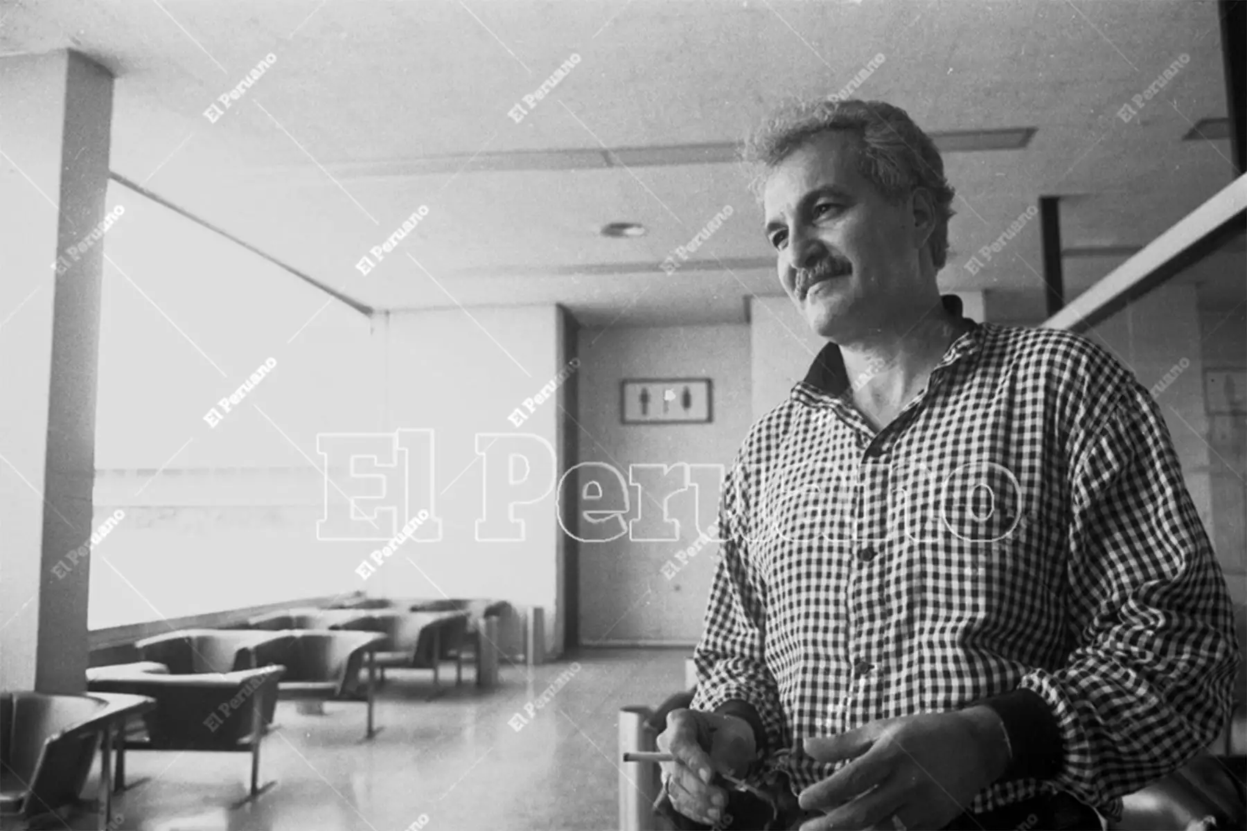 Callao - 14 febrero 1989 / Llegada del popular cantante salsero puertorriqueño Paquito Guzmán. 
Foto: Archivo Histórico de El Peruano / José Risco