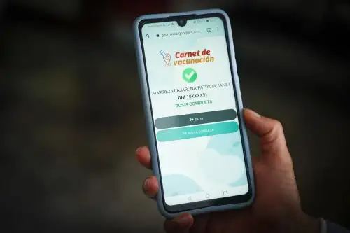 Autoridades de Salud de Piura exigirán a veraneantes presentación de carnet de vacunación contra el covid-19 para ingresar a sus playas. ANDINA/Renato Pajuelo