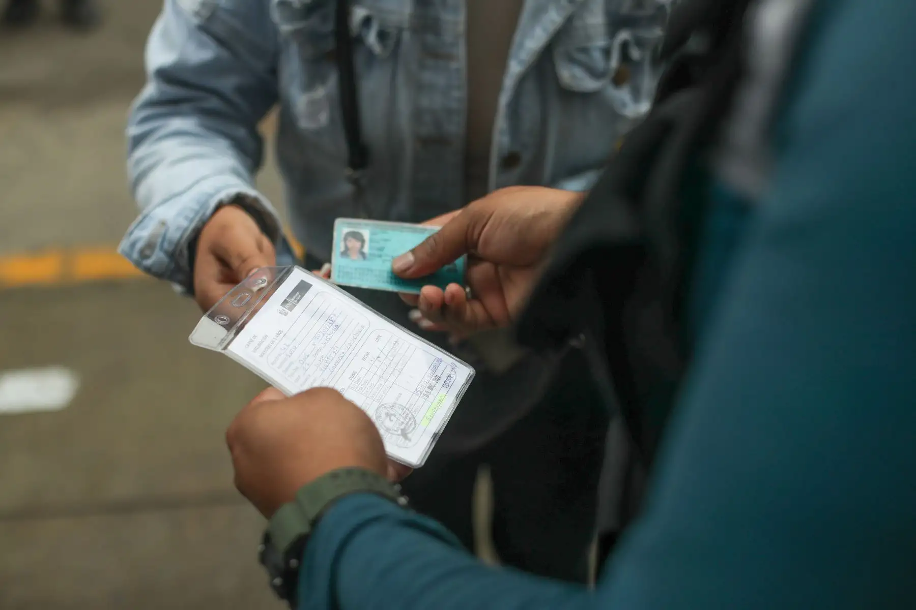 Supervisión del carnet de vacunación en locales comerciales del emporio de Gamarra
Foto: ANDINA/Carla Patiño