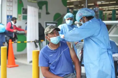 Vacunación contra la covid-19. Foto: ANDINA/Carla Patiño Ramírez