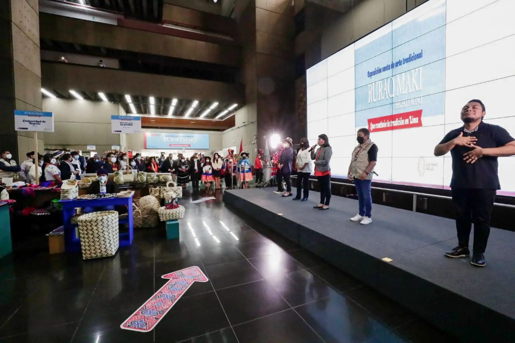 Con la participación de más de cien colectivos de artesanos de todo el Perú, la ministra de Cultura, Gisela Ortiz, inauguró hoy la Feria Ruraq Maki en el Ministerio de Cultura en el Ministerio de Cultura.
Foto: ANDINA/ MINCUL