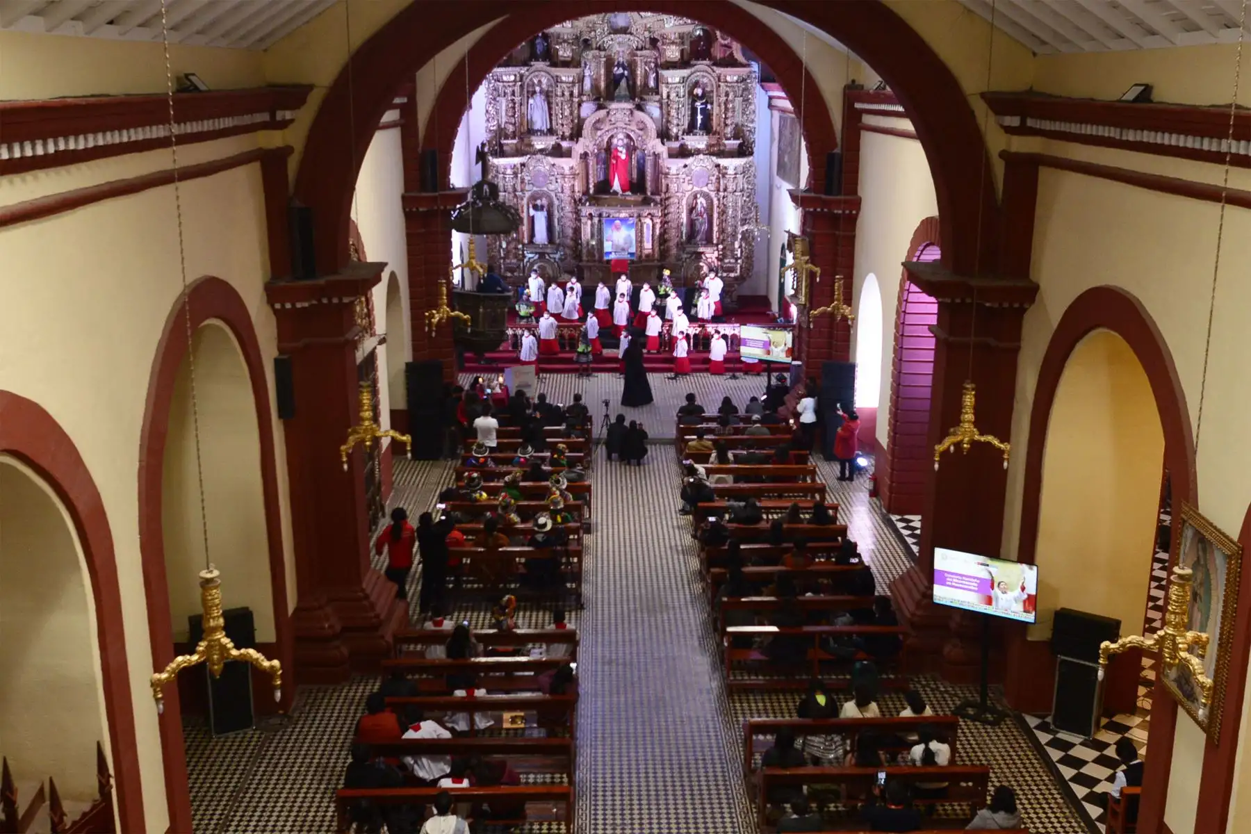 Niños de Huancavelica cantaron en “Concierto navideño del Bicentenario” por develación de pesebre peruano en el Vaticano.
Foto: Proyecto Bicentenario