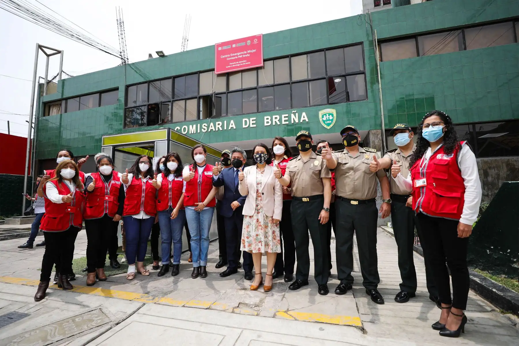 La ministra  de la Mujer y Poblaciones Vulnerables, Anahí Durand inauguró el Centro Emergencia Mujer  en Comisaría Breña, para que más personas accedan a los servicios gratuitos que brinda el Programa Nacional Aurora en atención a víctimas de violencia de género y conozcan las intervenciones preventivas.
Foto: MIMP