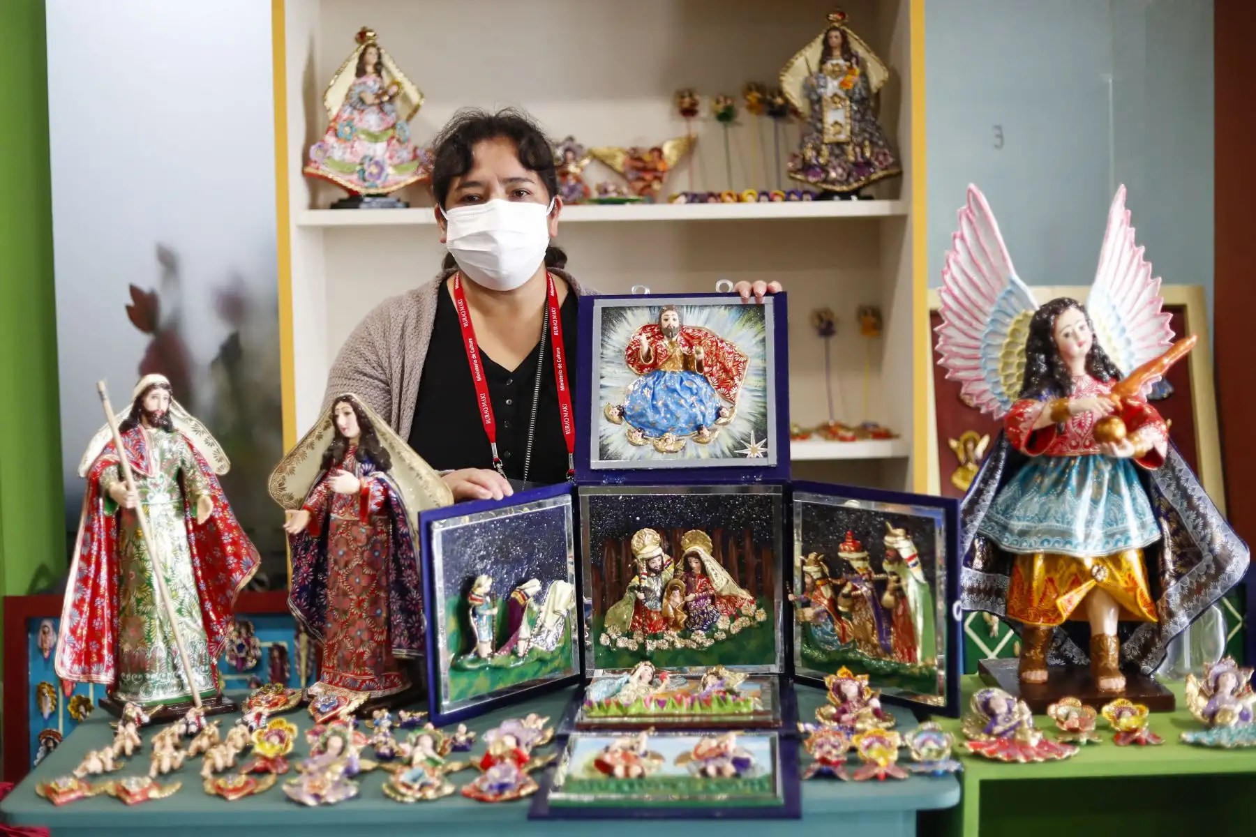 Más de 100 colectivos de arte tradicional ofrecen sus productos en Ruraq Maki. Foto: ANDINA/Renato Pajuelo