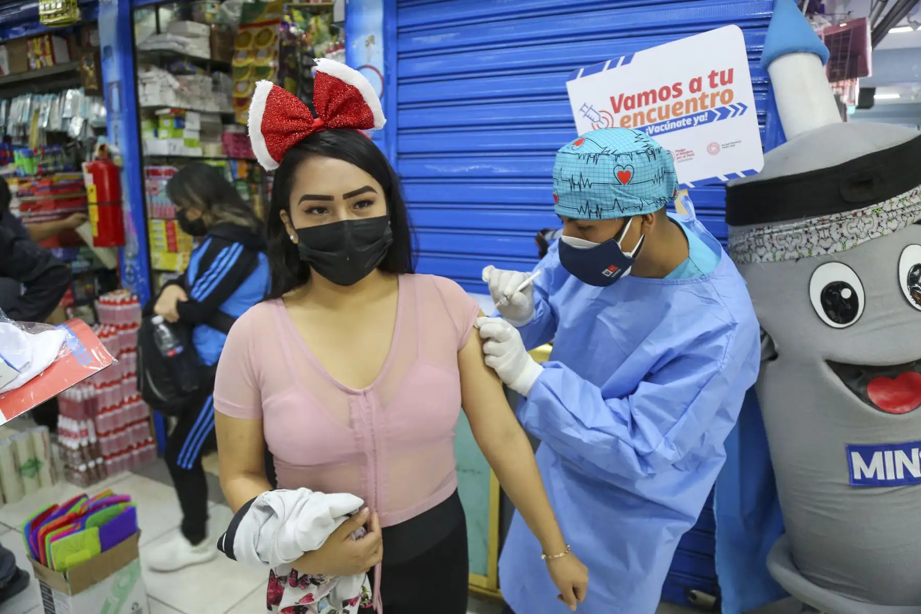 El Minsa anunció que el Perú alcanzó el 70% de la población objetivo inmunizada contra la covid-19 con las dos dosis. Foto: ANDINA/Minsa