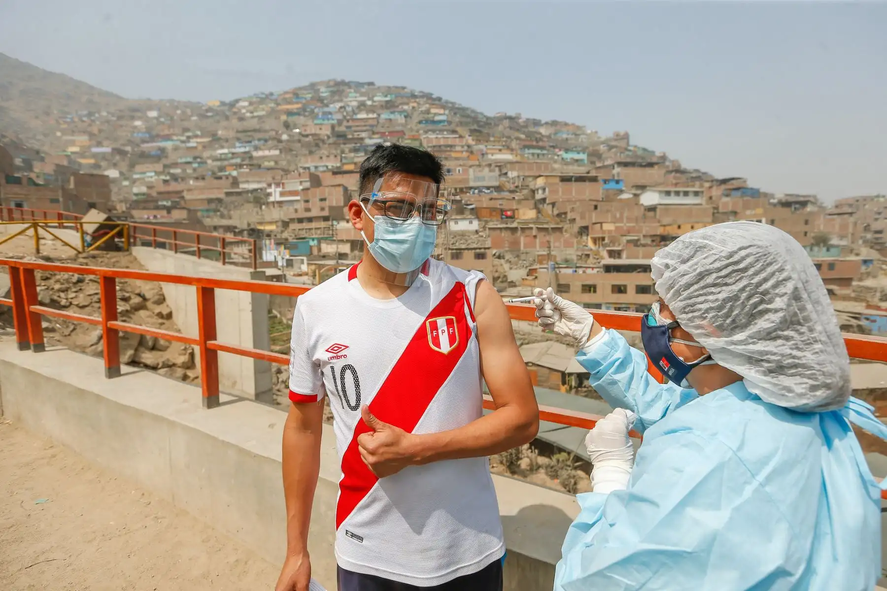 El Minsa anunció que el Perú alcanzó el 70% de la población objetivo inmunizada contra la covid-19 con las dos dosis. Foto: ANDINA/Minsa