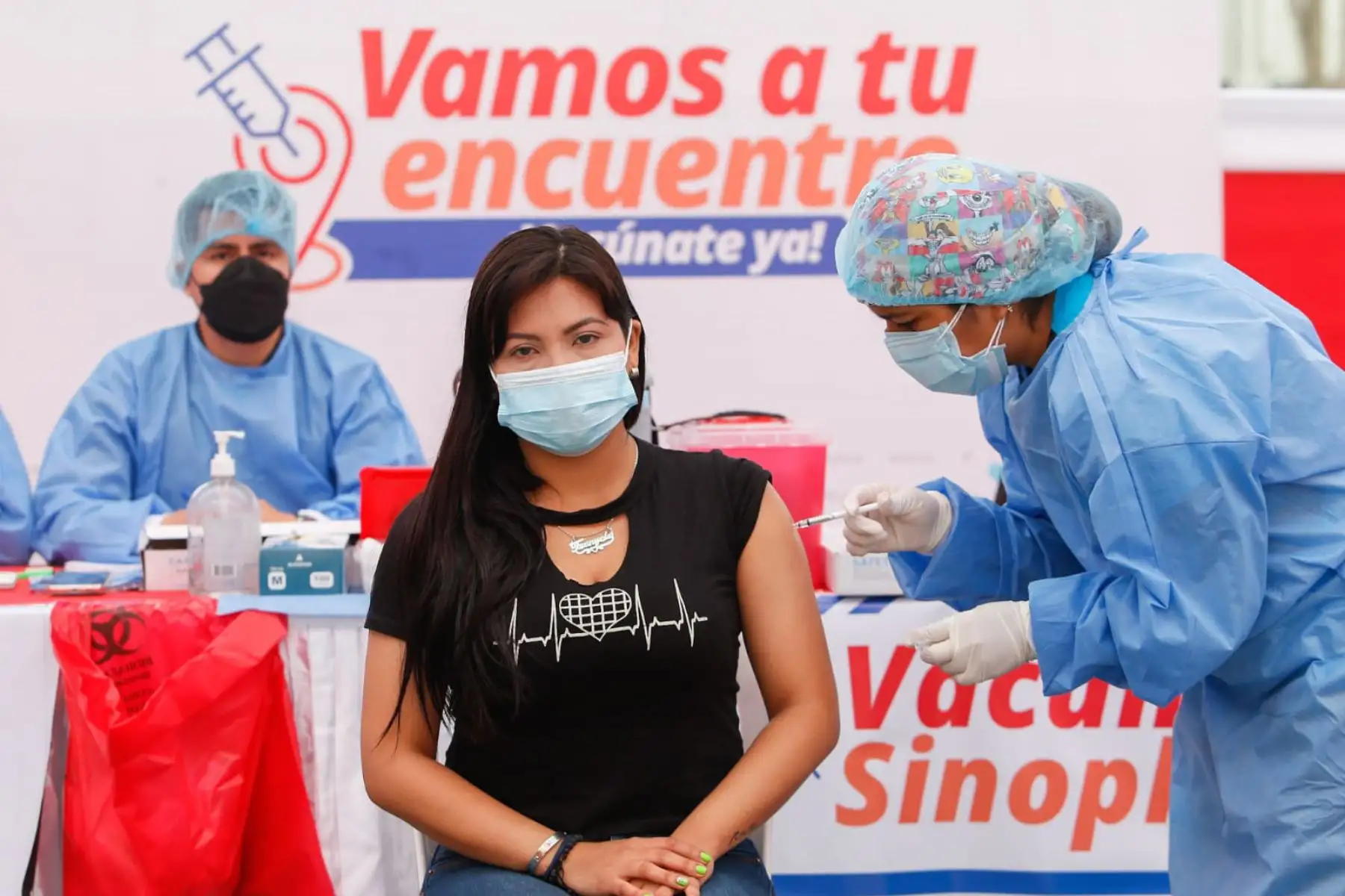 Se dió inicio al Vacuna Fest Navideño en la USMP como parte del cierre de brechas de vacunación contra la covid-19. Foto: Minsa