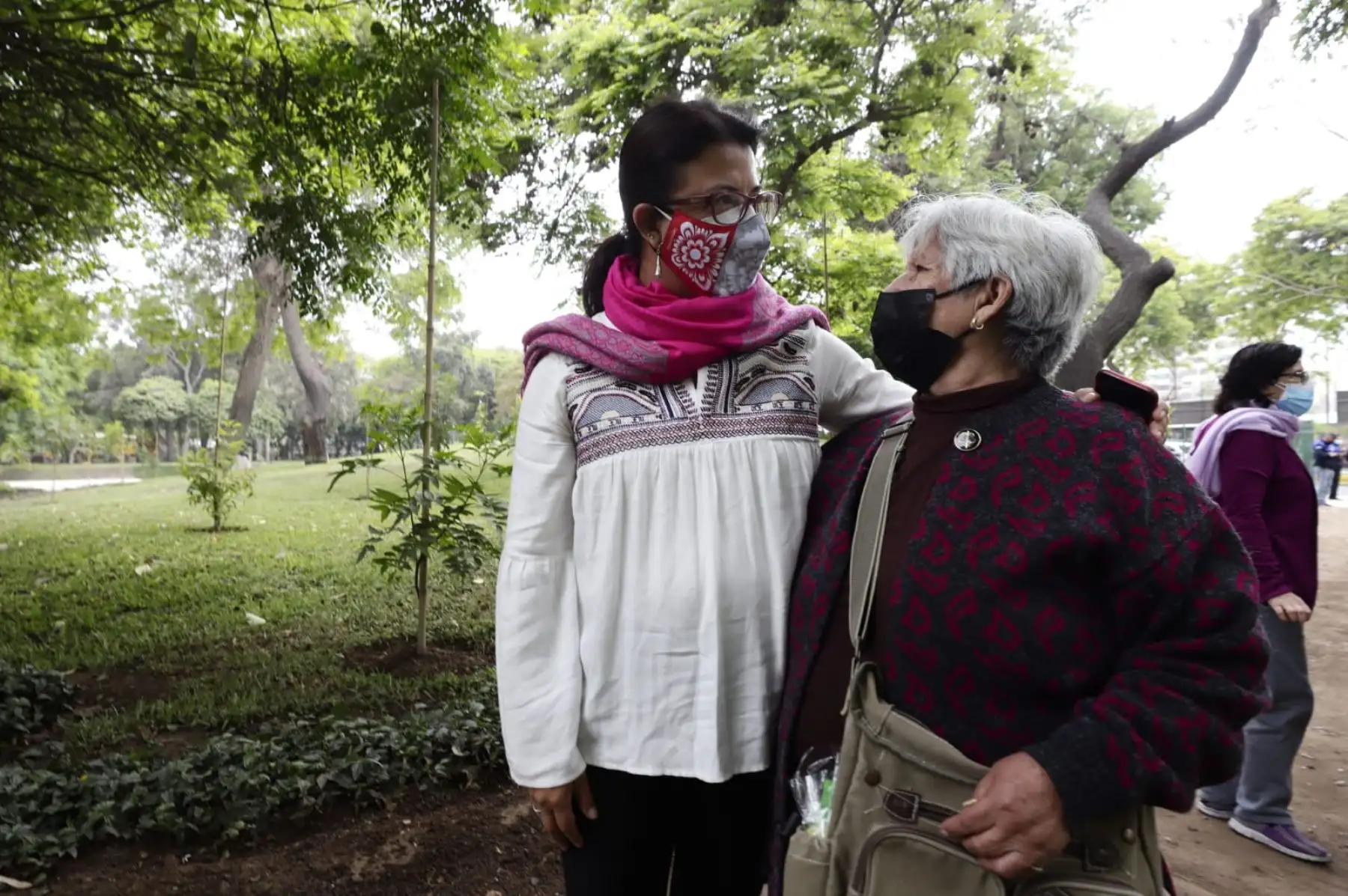 La ministra de Cultura, Gisela Ortiz, participó esta mañana en el recorrido “Caminos por la Memoria”, actividad que se desarrolló en el marco de la conmemoración por el Día de los Derechos Humanos. Foto: Mincul