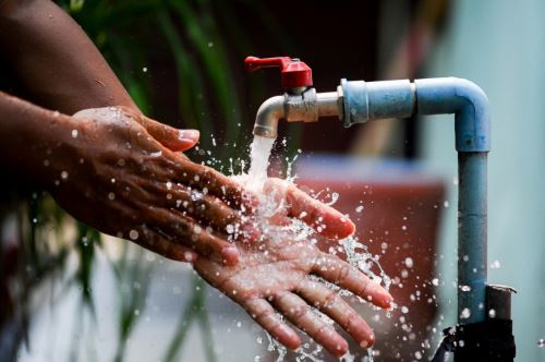 Minedu coordina con Sedapal para garantizar el abastecimiento de agua en colegios