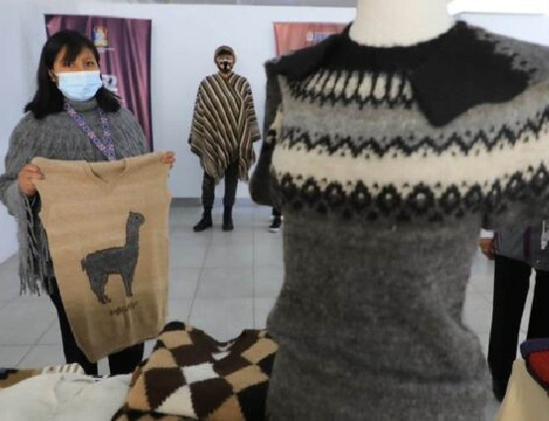 Productos textiles de fibra de alpaca. ANDINA/Difusión