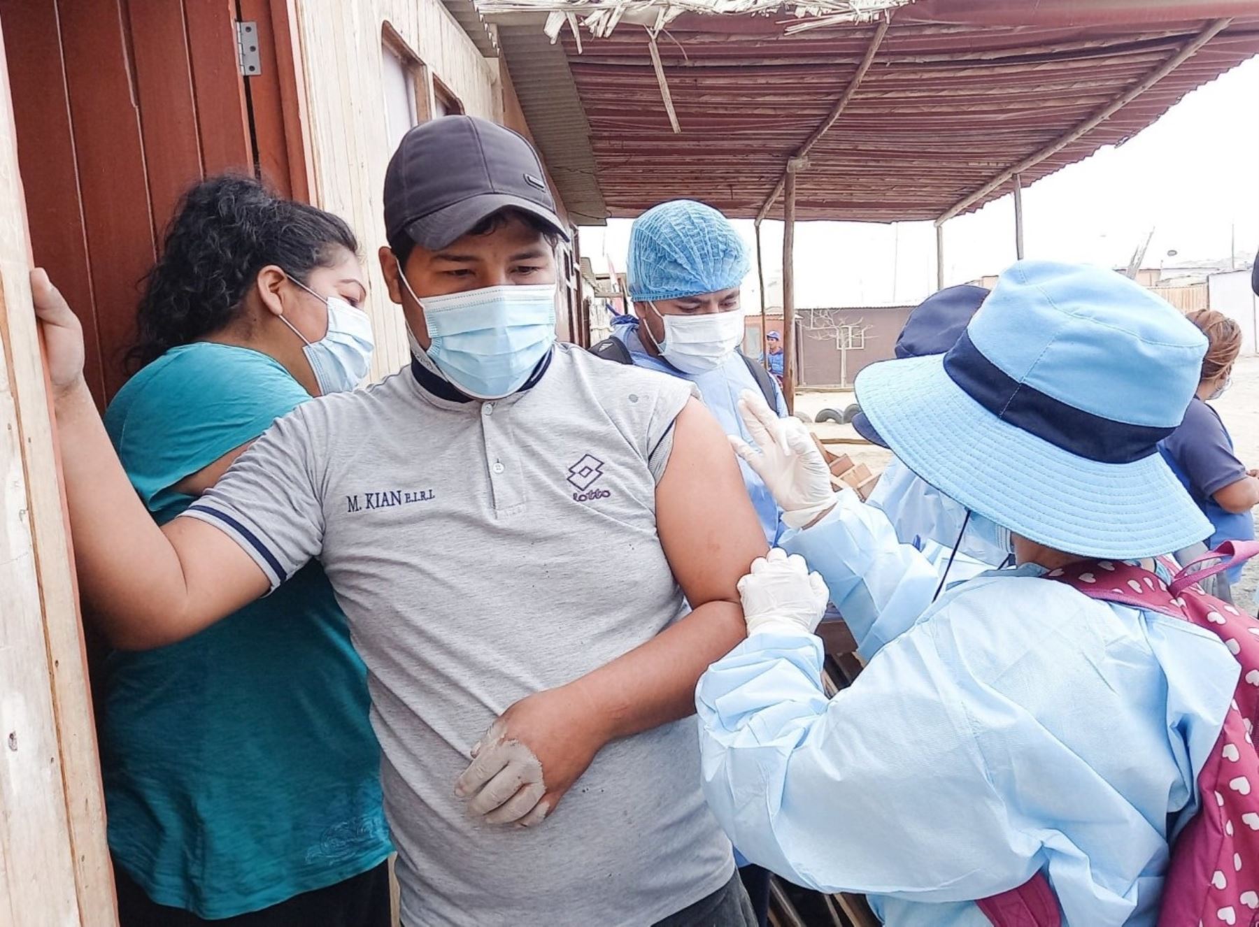 Brigadas de Salud de Áncash iniciarán mañana una nueva campaña casa por casa para vacunar contra el covid-19. Jornada se desarrollará hasta el miércoles 22 de diciembre. Foto: ANDINA/Difusión.