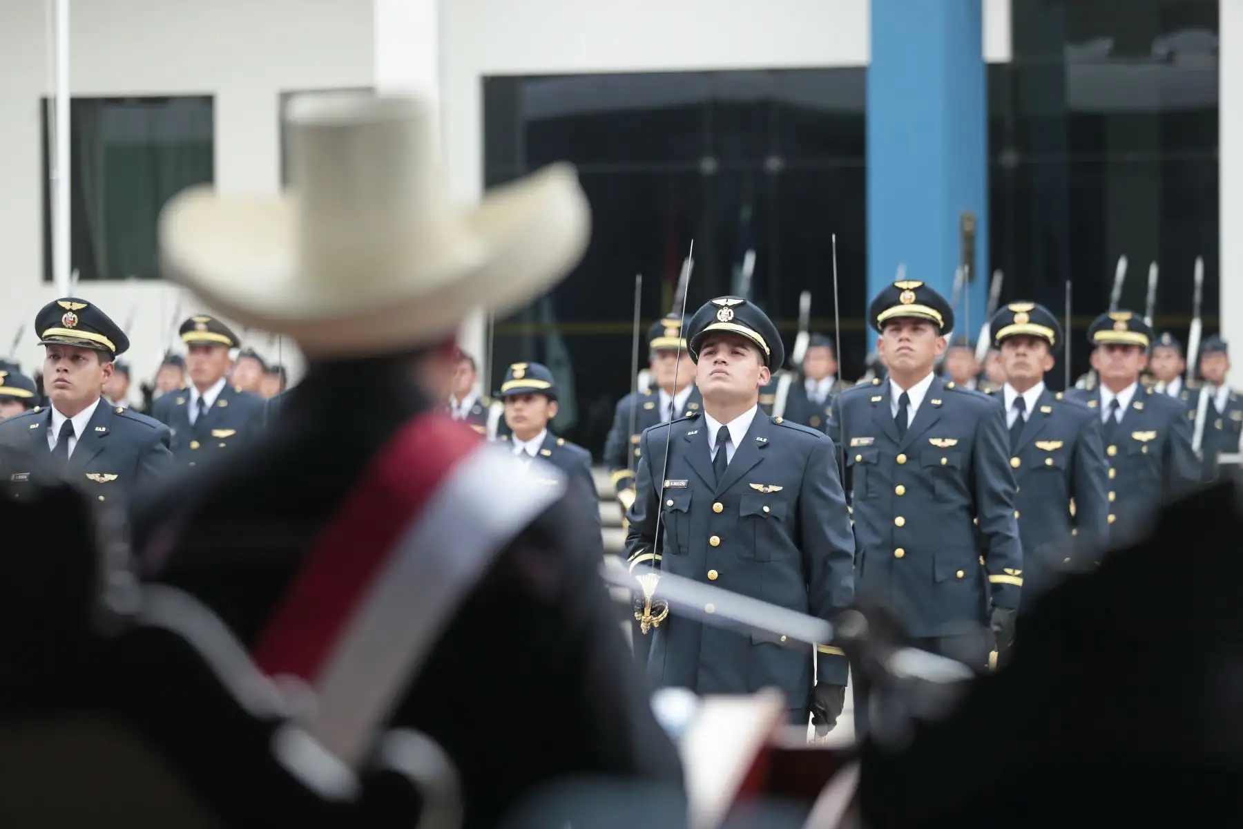 El presidente de la República, Pedro Castillo Terrones, encabeza la Ceremonia de Graduación de los Alféreces de la Escuela de Oficiales de la Fuerza Aérea del Perú.
Foto: ANDINA/Presidencia Perú