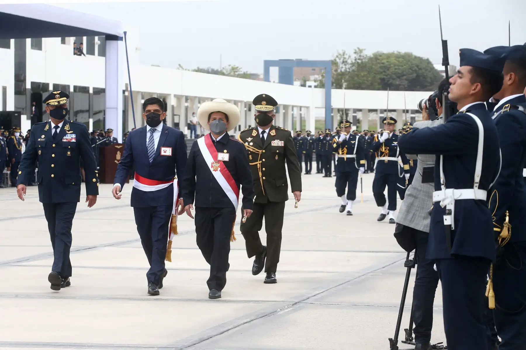 El presidente de la República, Pedro Castillo Terrones, encabeza la Ceremonia de Graduación de los Alféreces de la Escuela de Oficiales de la Fuerza Aérea del Perú.
Foto: ANDINA/Vidal Tarqui