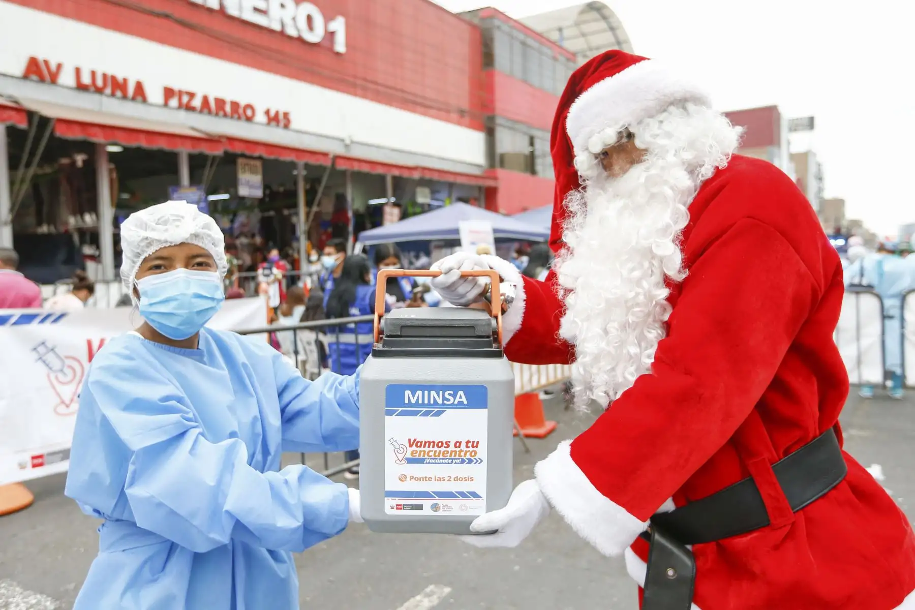 Ministerio de Salud inicia vacunación puesto por puesto contra la covid-19 a comerciantes y público en general en el jirón Luna Pizarro, La Victoria. Foto: ANDINA/Minsa