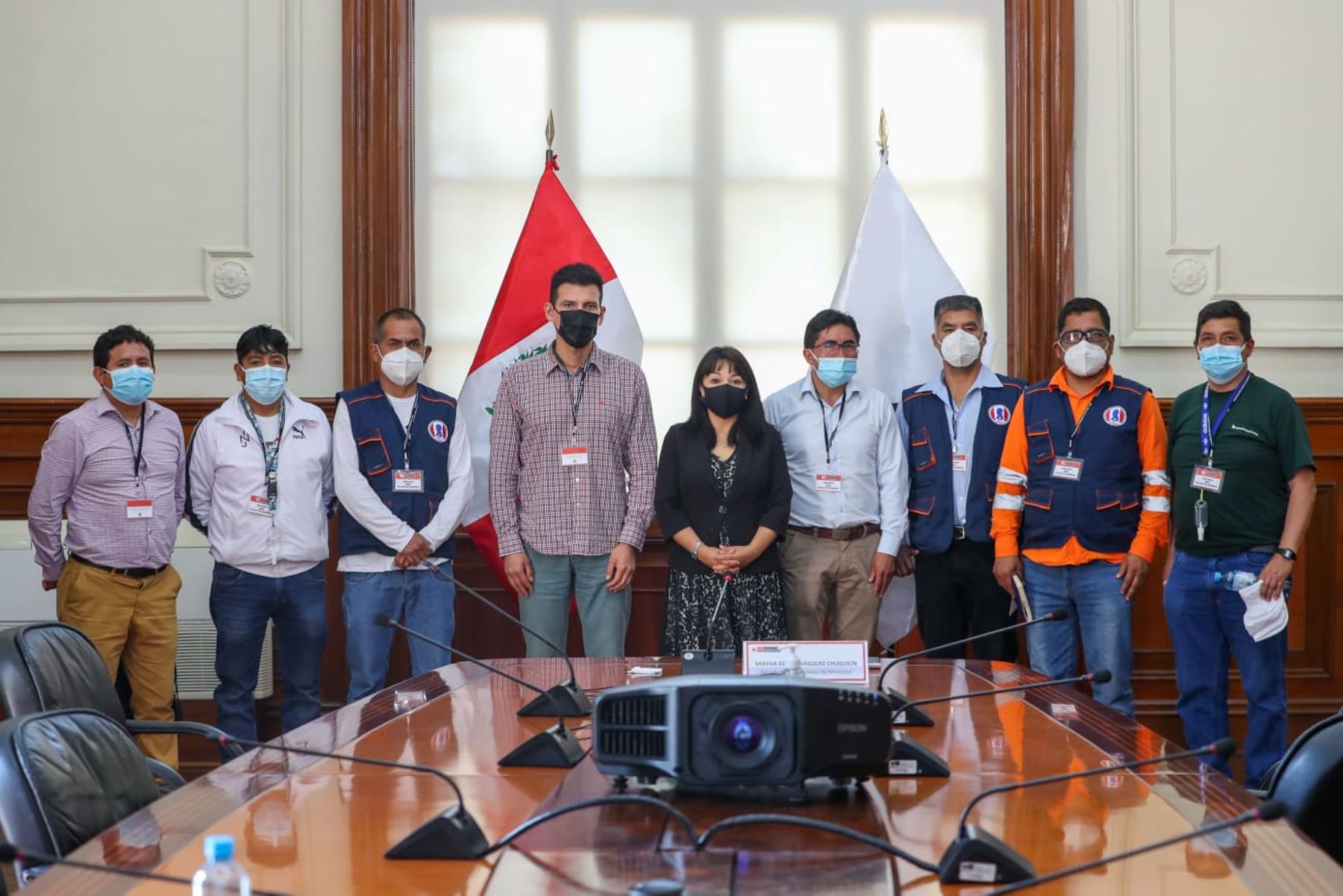 La jefa del Gabinete recibió al secretario general de la Federación Nacional de Trabajadores Mineros Metalúrgicos del Perú y a representantes de sindicatos. Foto: PCM