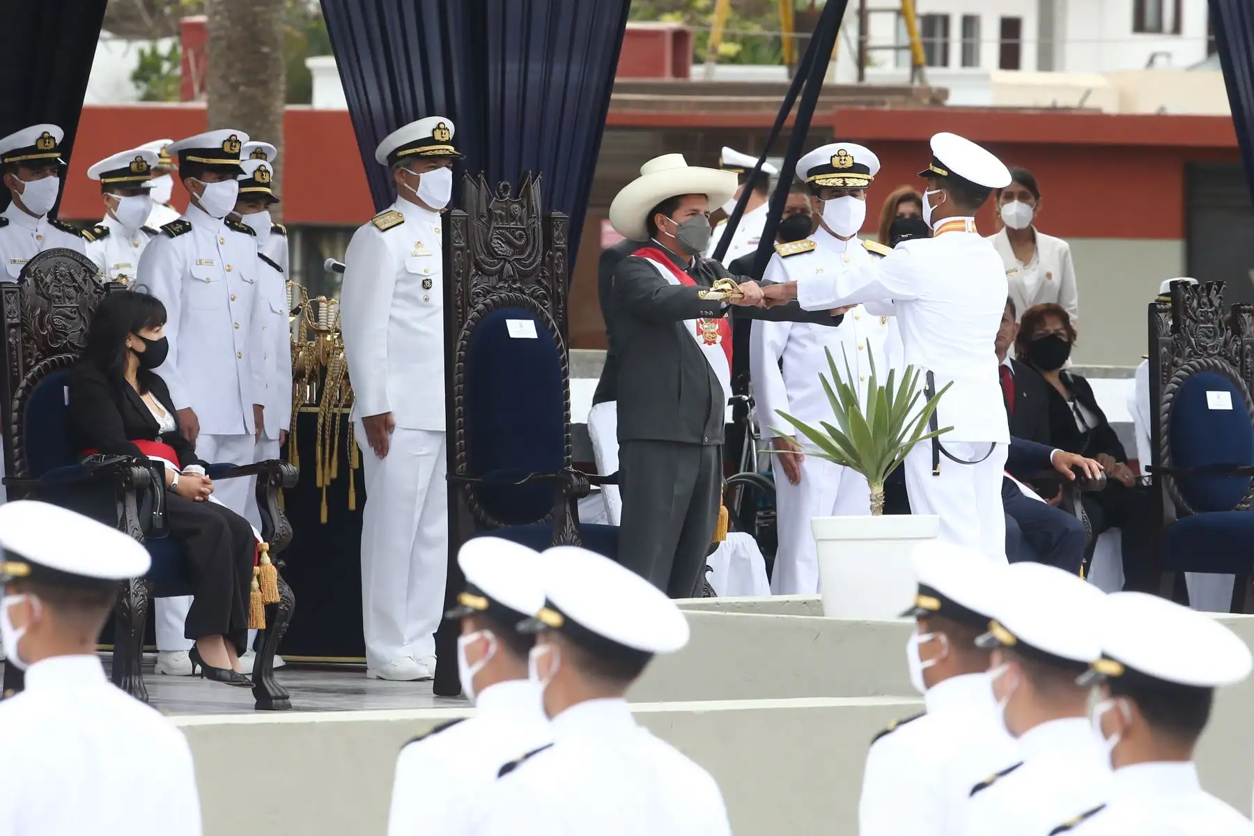 Presidente Pedro Castillo encabeza ceremonia de graduación en Escuela de Oficiales de la Marina. Foto: ANDINA/Vidal Tarqui.