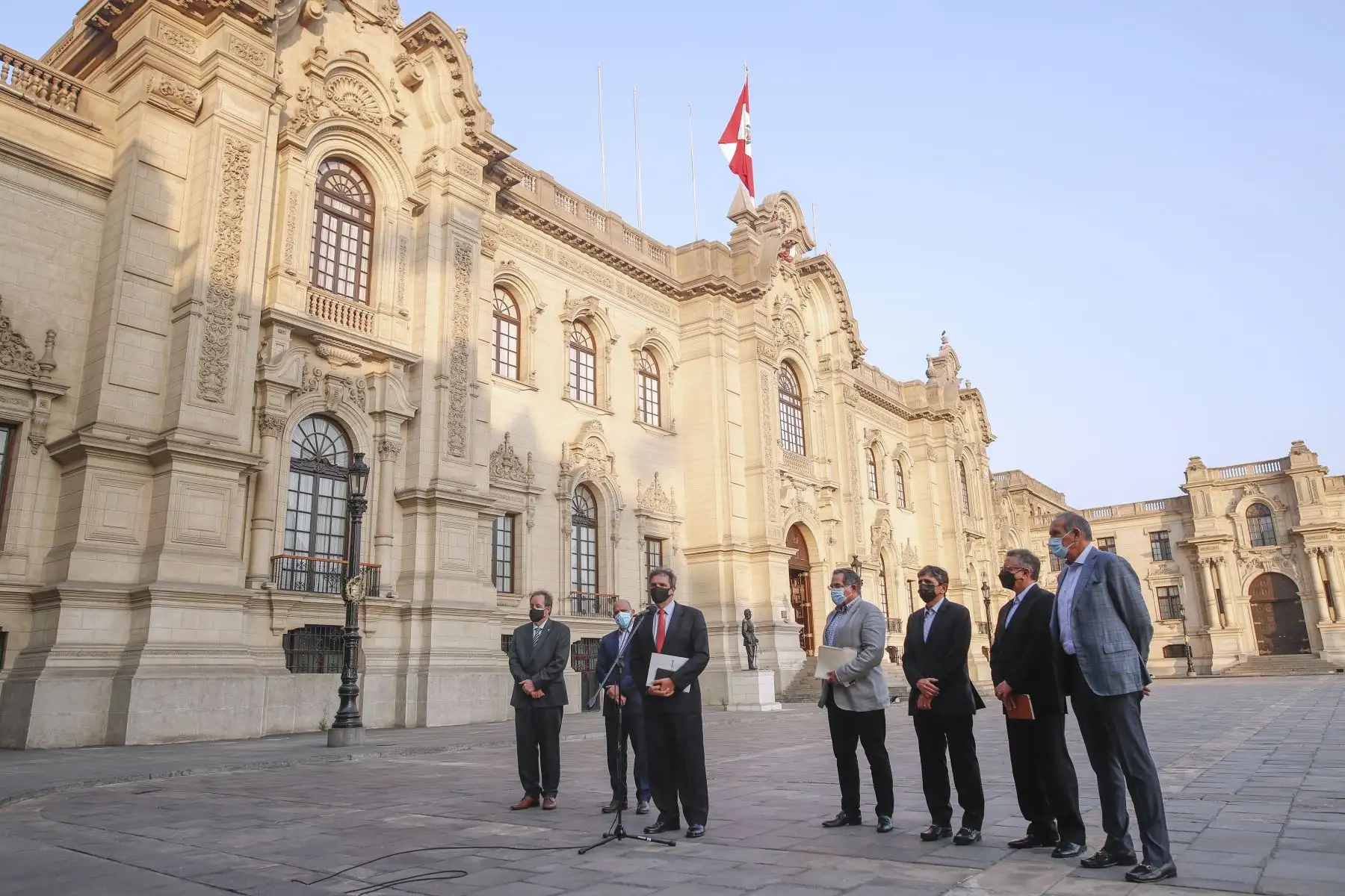 Mandatario Pedro Castillo se reúne con empresarios del sector hidrocarburos en Palacio de Gobierno. Foto: ANDINA/Presidencia Perú