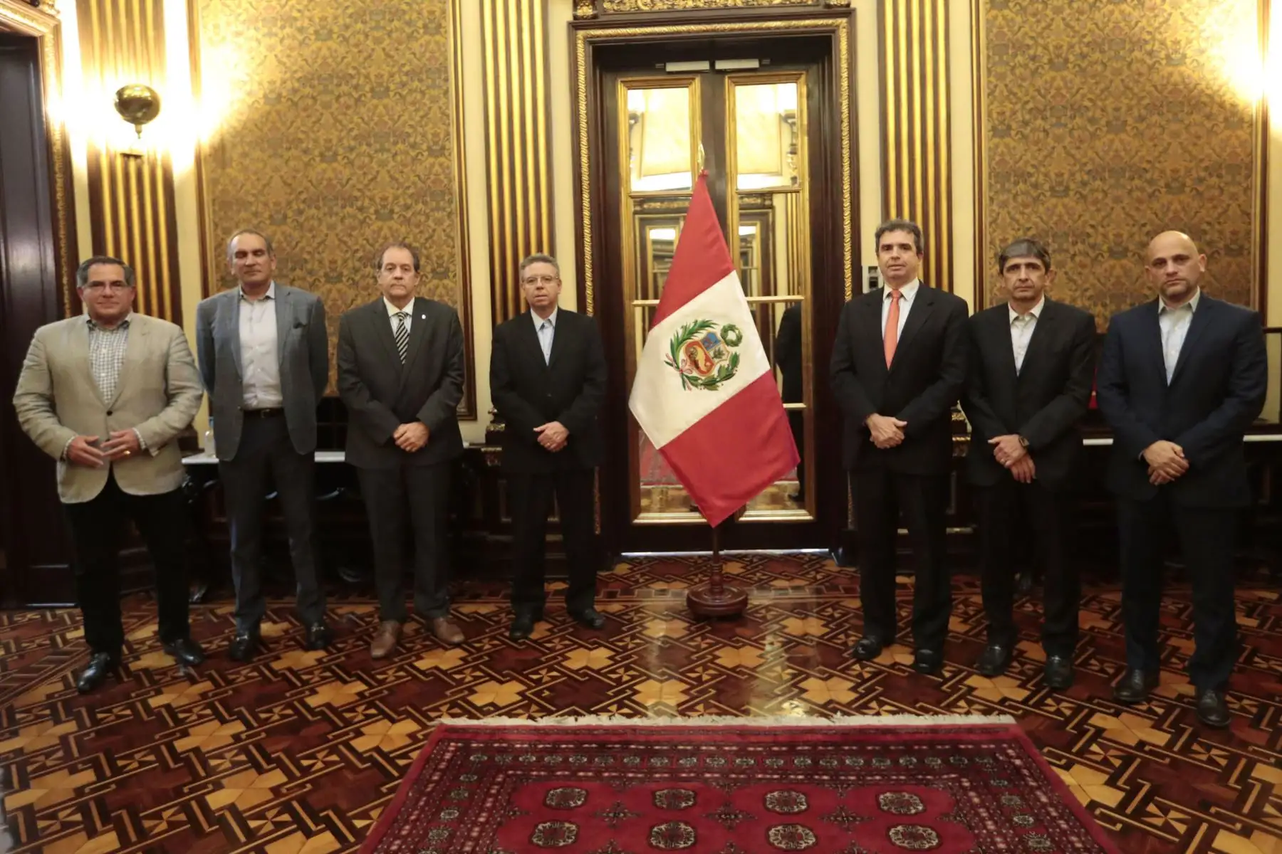Mandatario Pedro Castillo se reúne con empresarios del sector hidrocarburos en Palacio de Gobierno. Foto: ANDINA/Presidencia Perú