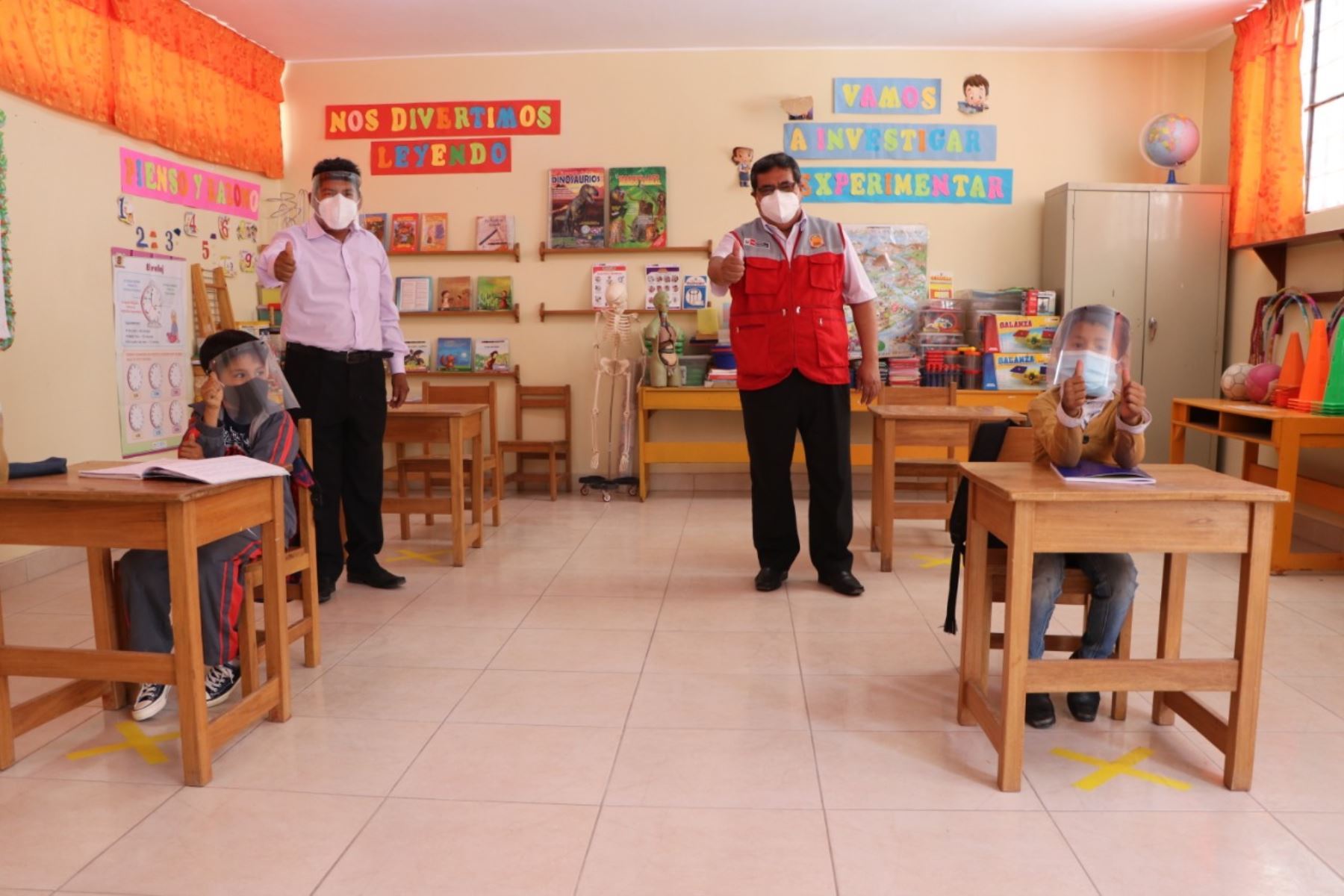El 50 % de colegios de la región Cajamarca ya han retornado a clases de manera semipresencial.