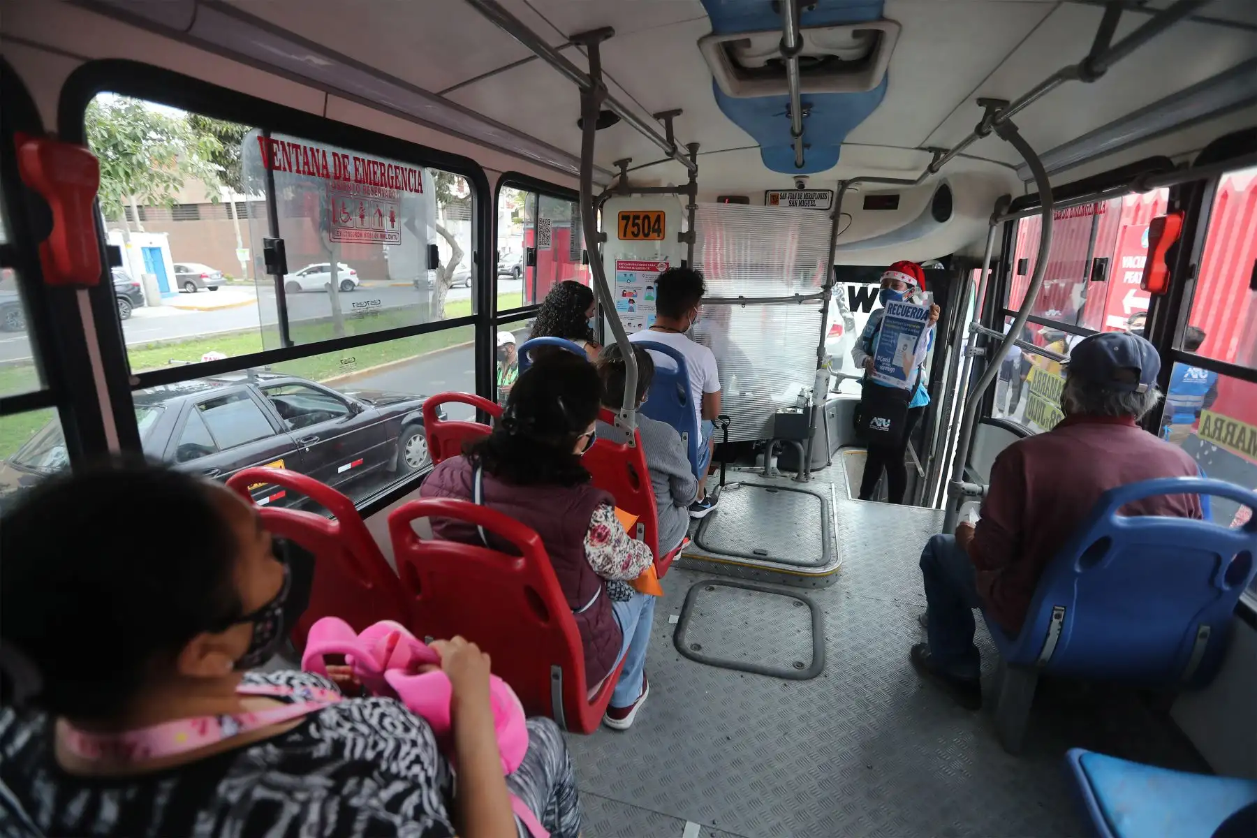 ATU verifica que conductores y cobradores de transporte urbano cuenten con la doble vacunación contra el covid-19.
Foto: ANDINA/Carla Patiño Ramírez
