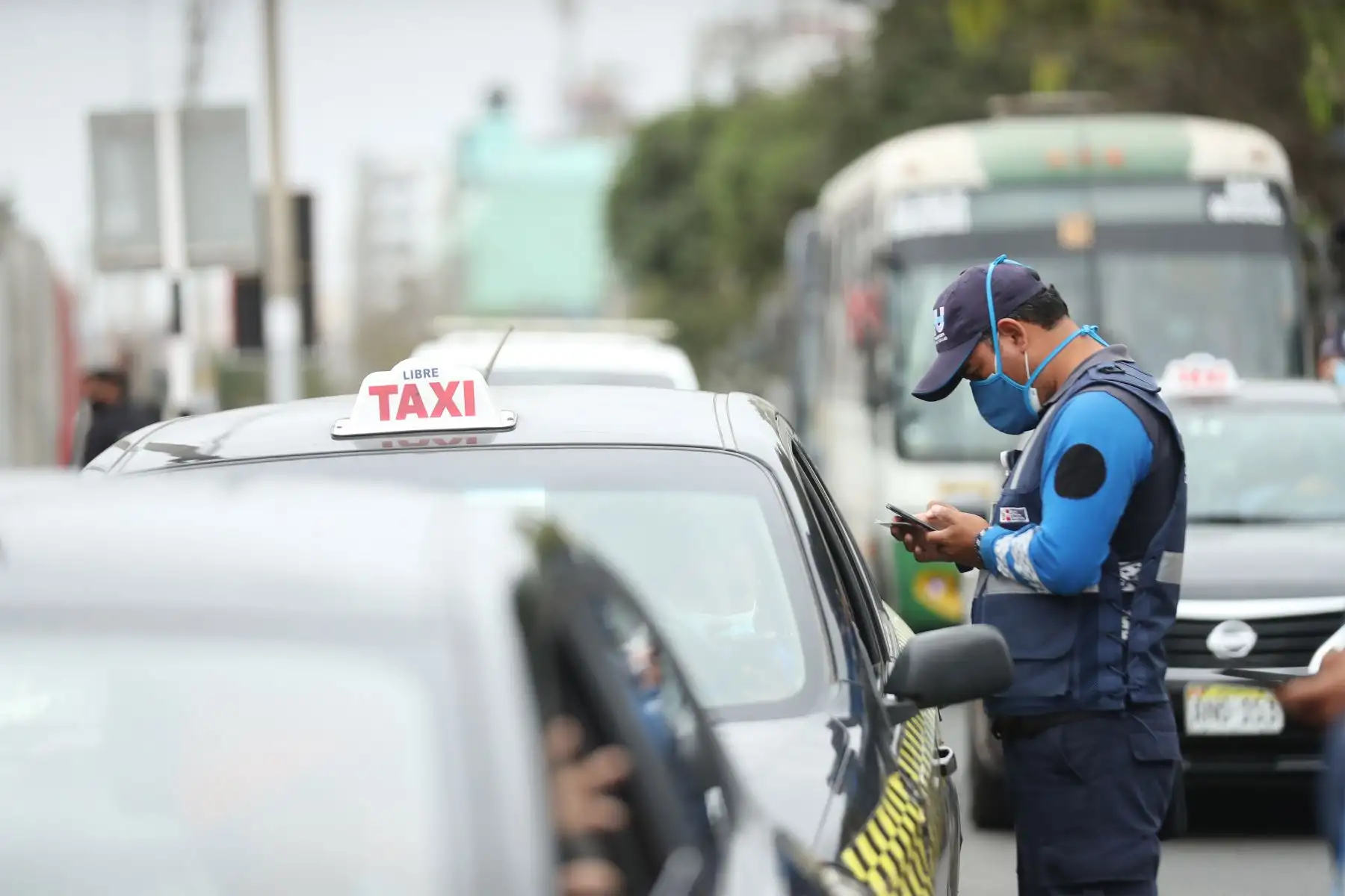 ATU verifica que conductores y cobradores de transporte urbano cuenten con la doble vacunación contra el covid-19.
Foto: ANDINA/Carla Patiño Ramírez