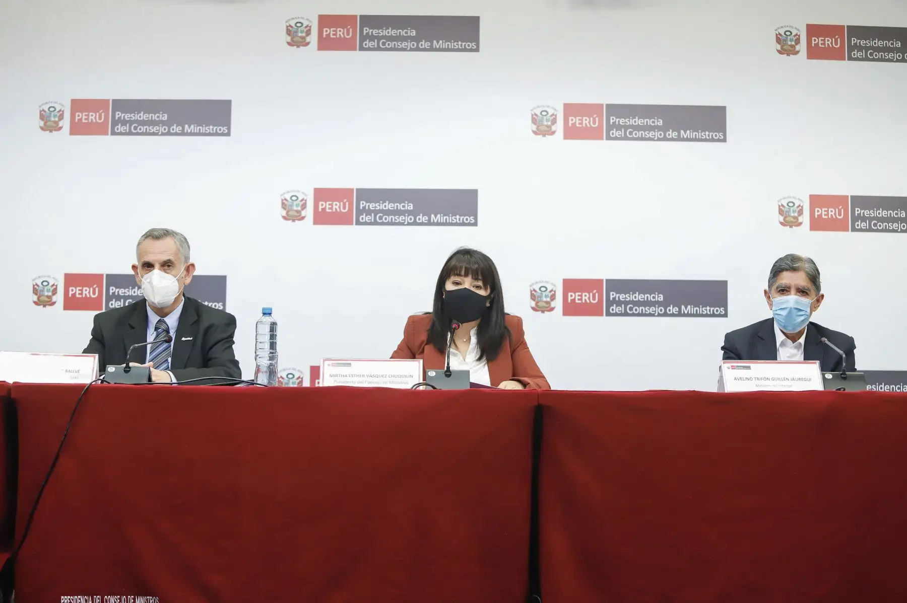 La premier Mirtha Vásquez junto a ministros de Estado, brindó una conferencia de prensa para informar las decisiones adoptadas en el Consejo de Ministros en relación al control de la pandemia y la reactivación económica. Foto: PCM