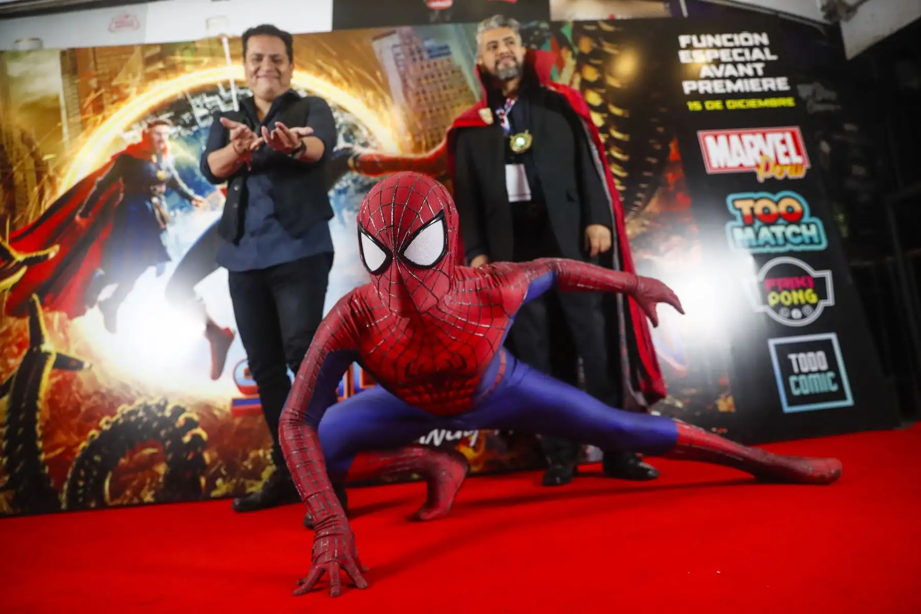 Fánaticos de Spiderman asistieron al avant premiere de la película “Spiderman: No Way Home” en Miraflores. Foto: ANDINA/Renato Pajuelo