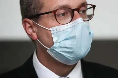 El director regional de la Organización Mundial de la Salud (OMS) para Europa, Hans Henri P. Kluge, pidió este jueves a los europeos que mantengan medidas de precaución.