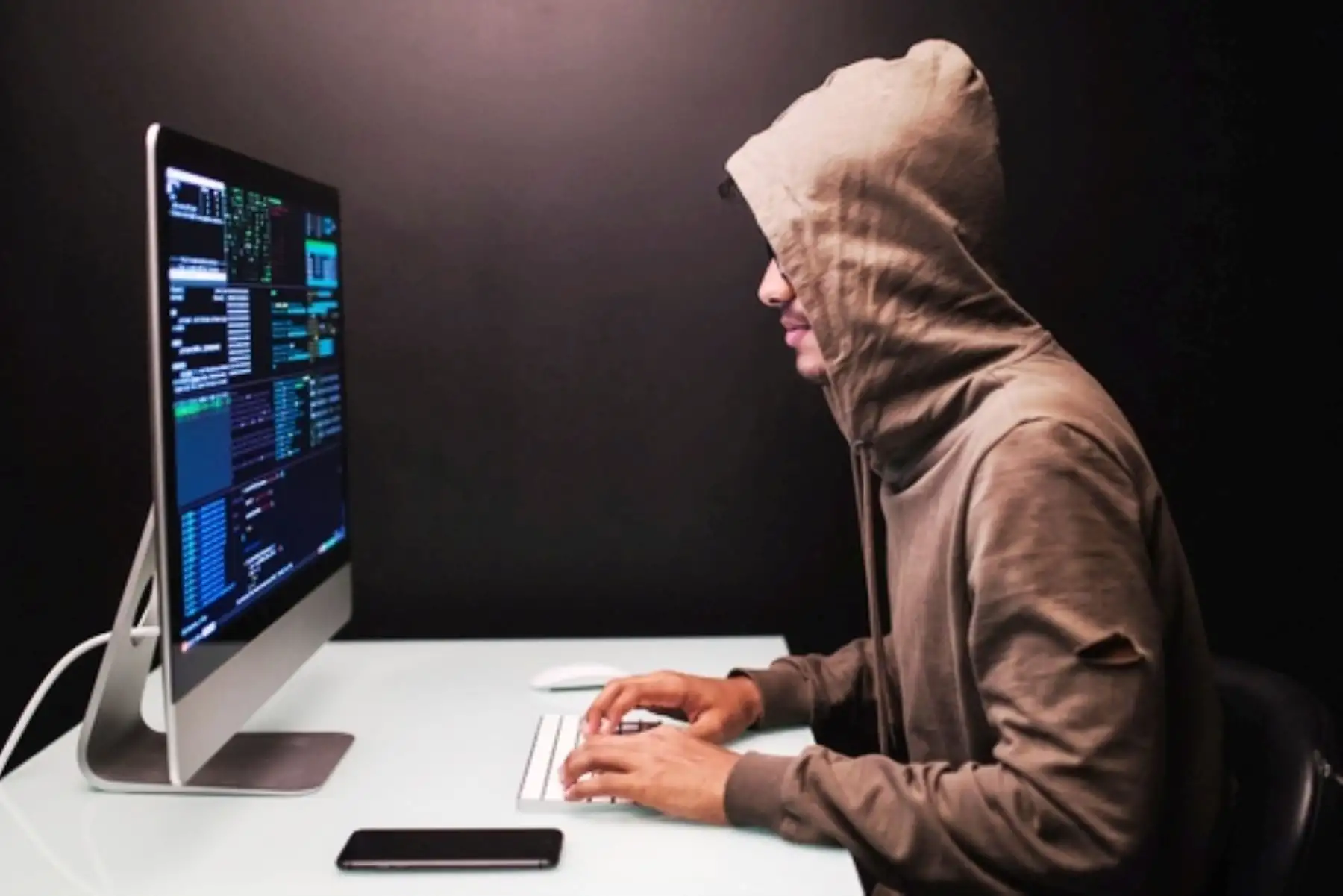 ¡Cuidado con los ciberdelitos! Sigue estos consejos cuando compres por internet. Foto: ANDINA/Difusión.